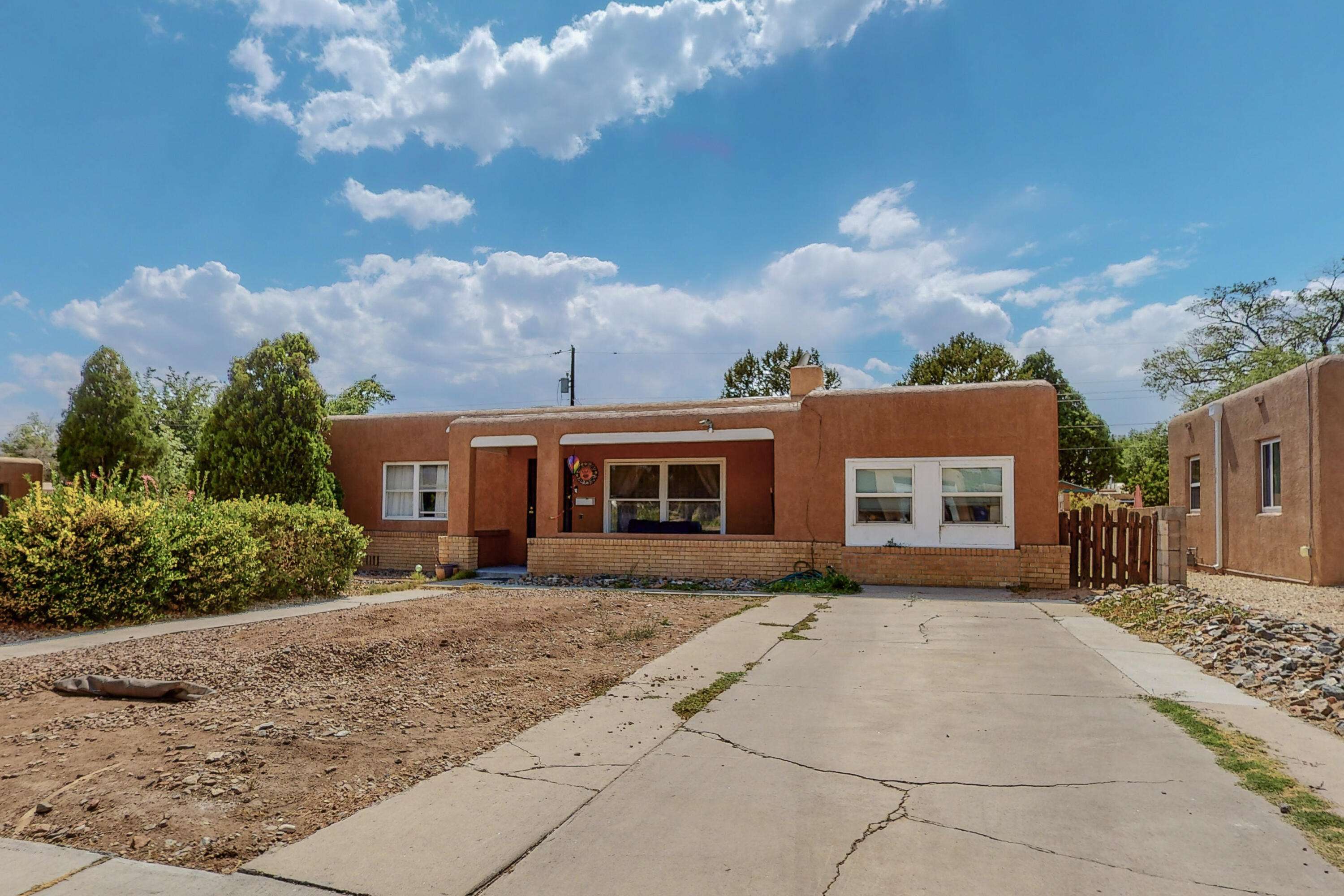 401 Cardenas Drive NE