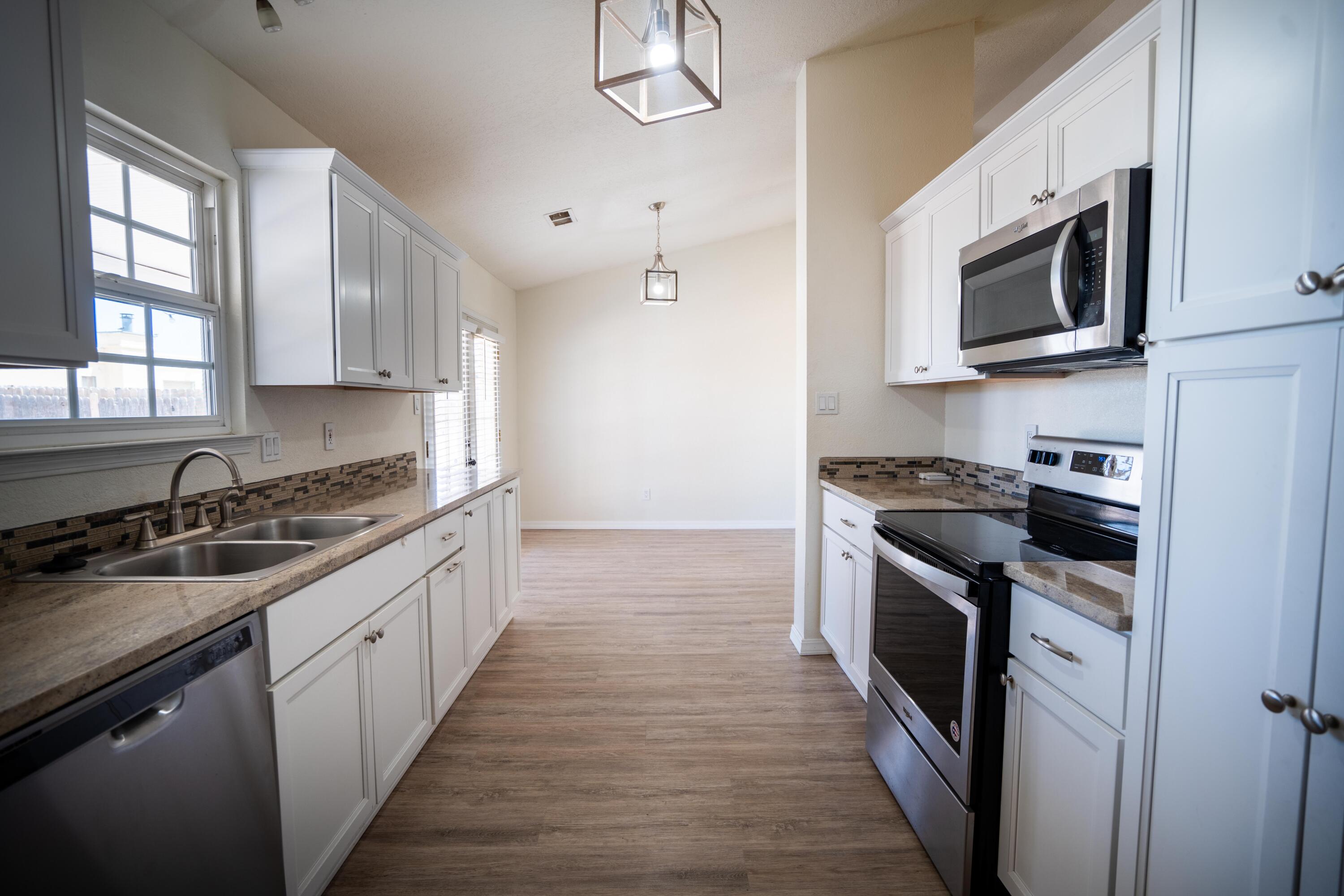 3212 Vista Maravillosa NW