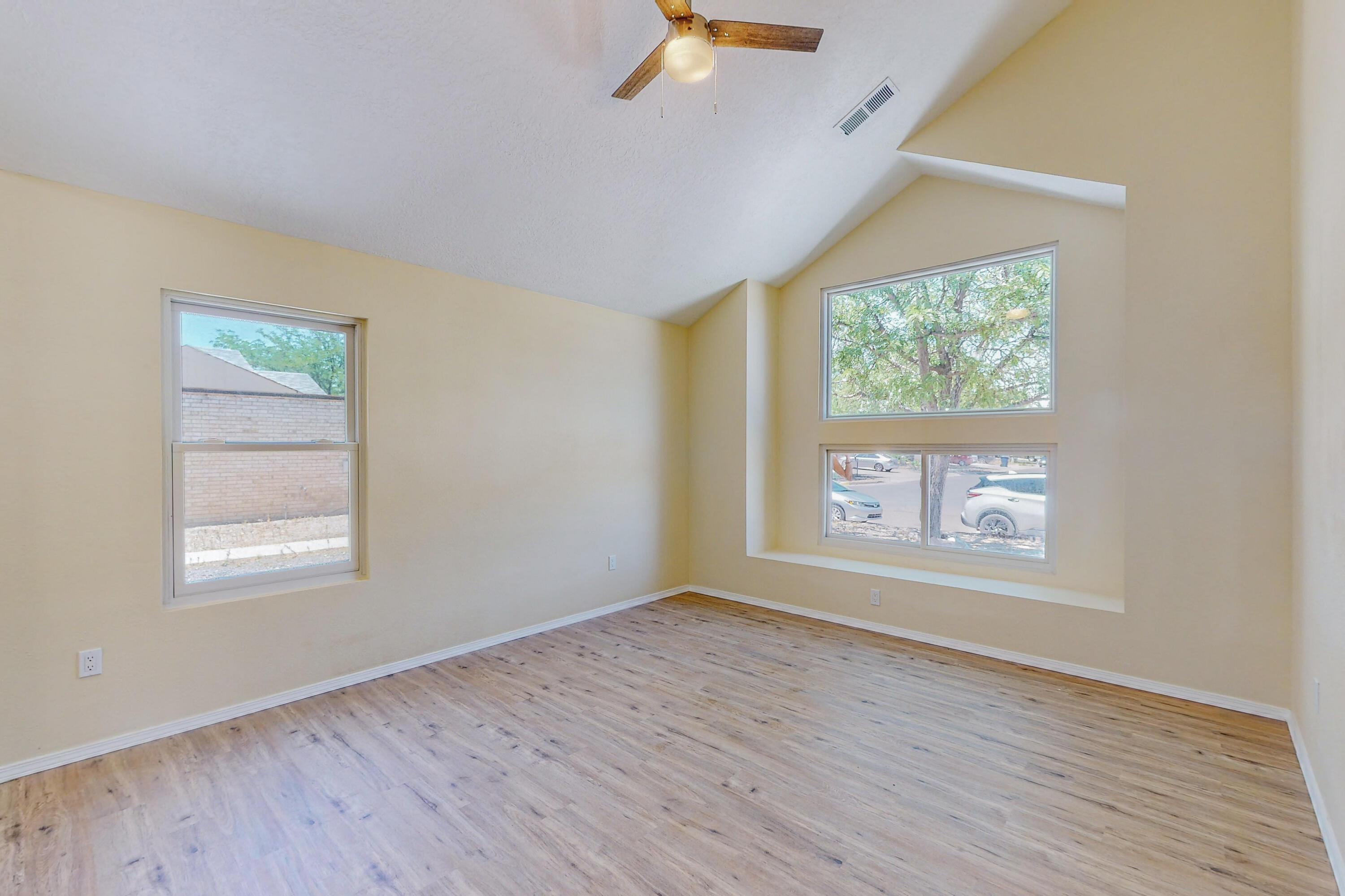 1058 Pandora Drive SW