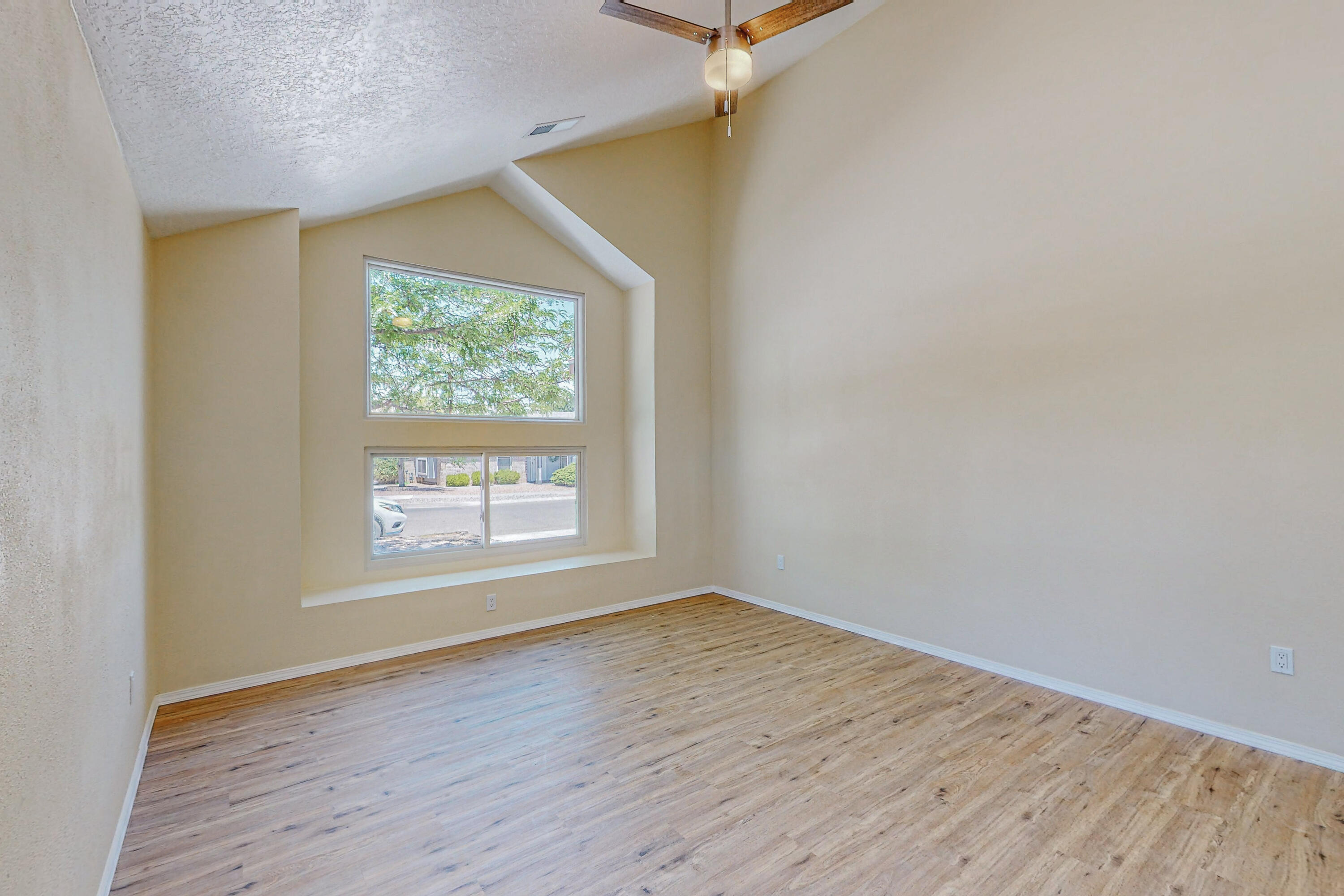 1058 Pandora Drive SW
