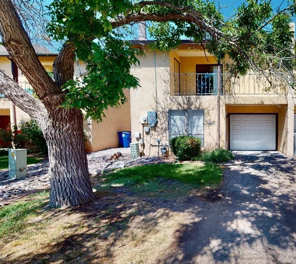 187 Vista Point Court NE