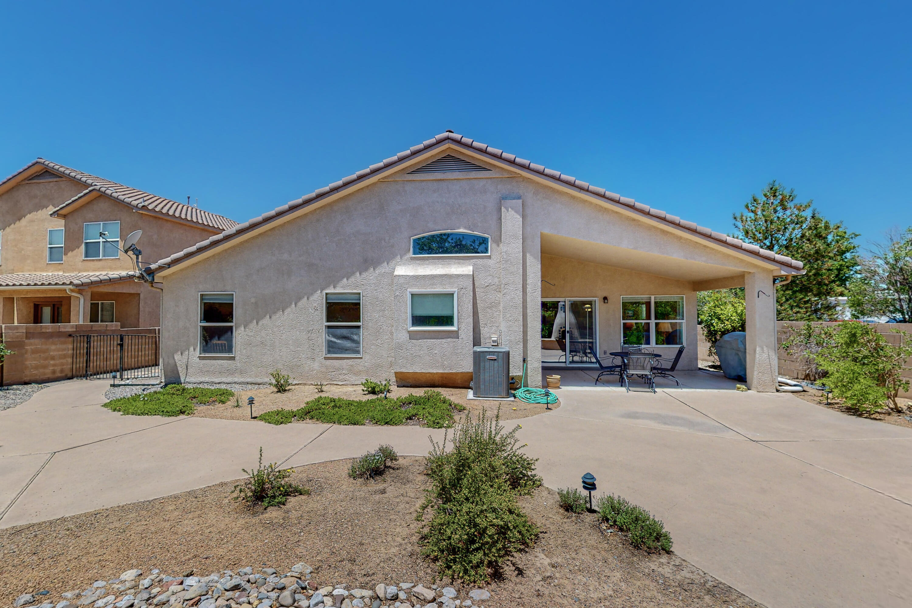 1131 Diamondback Drive NE