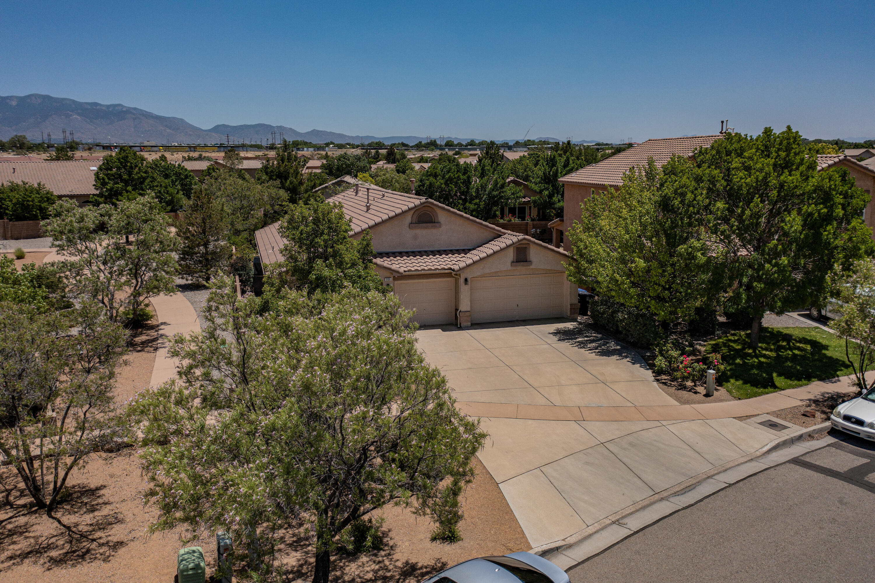 1131 Diamondback Drive NE