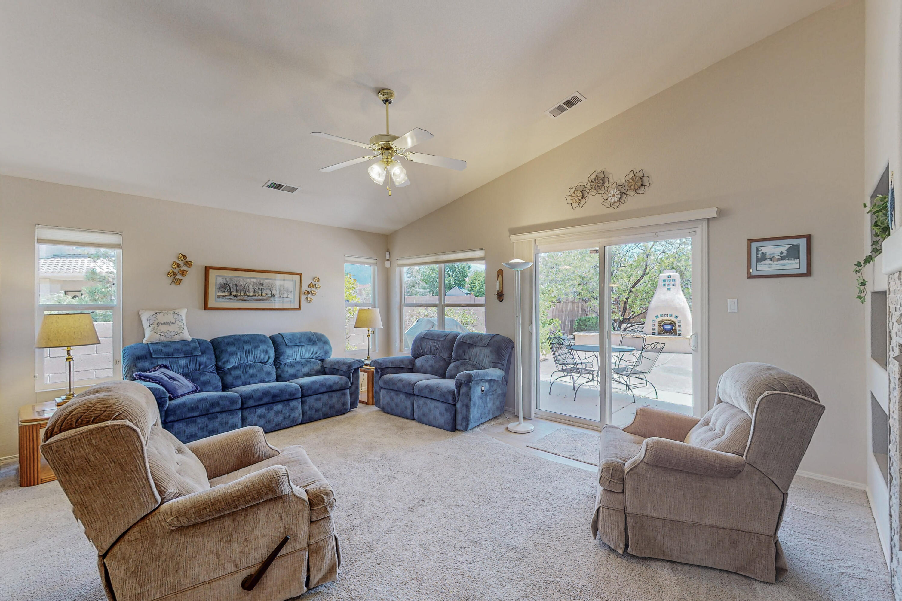 1131 Diamondback Drive NE