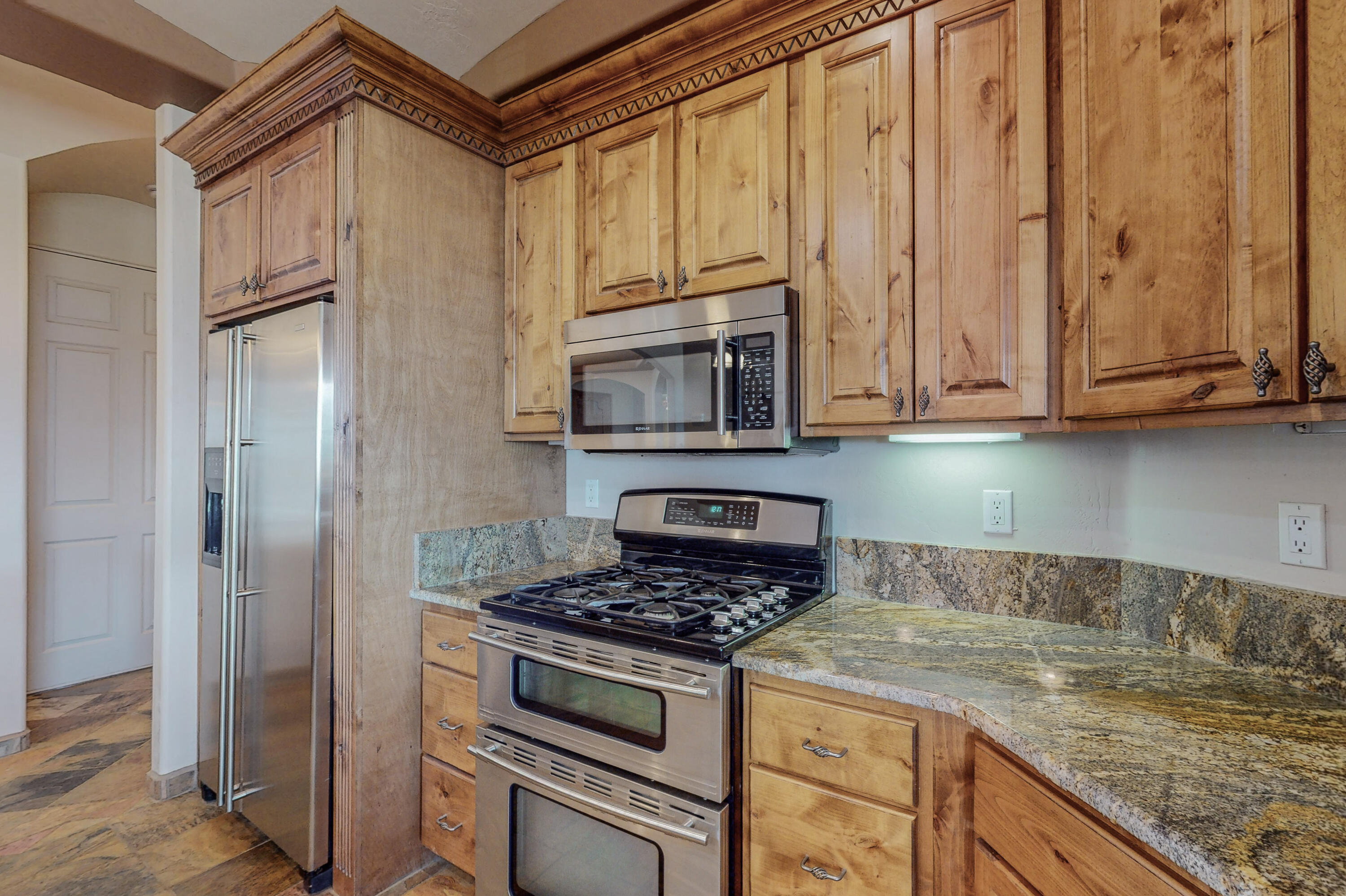 1024 Ontario Place NE