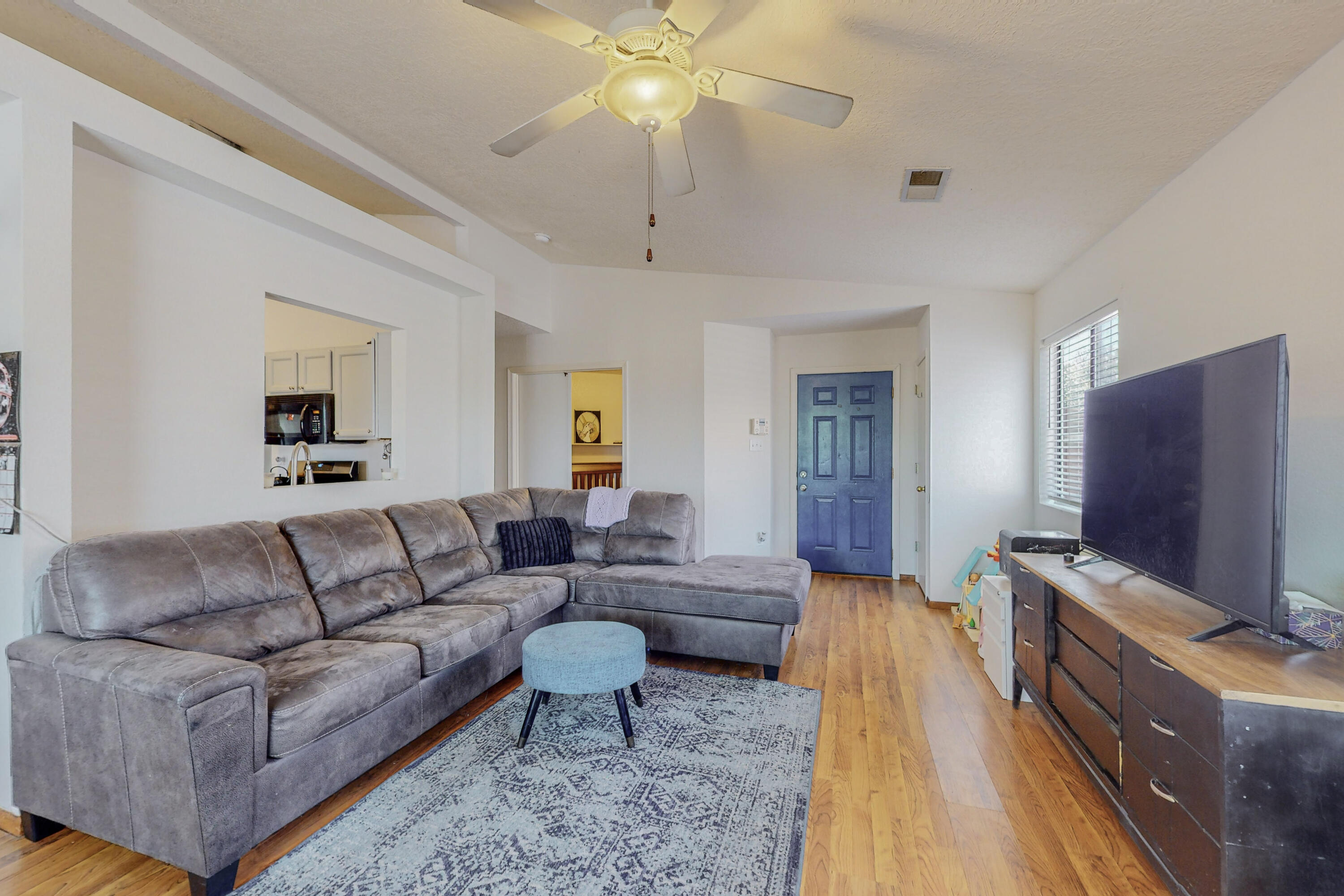 512 Thoroughbred Drive SW