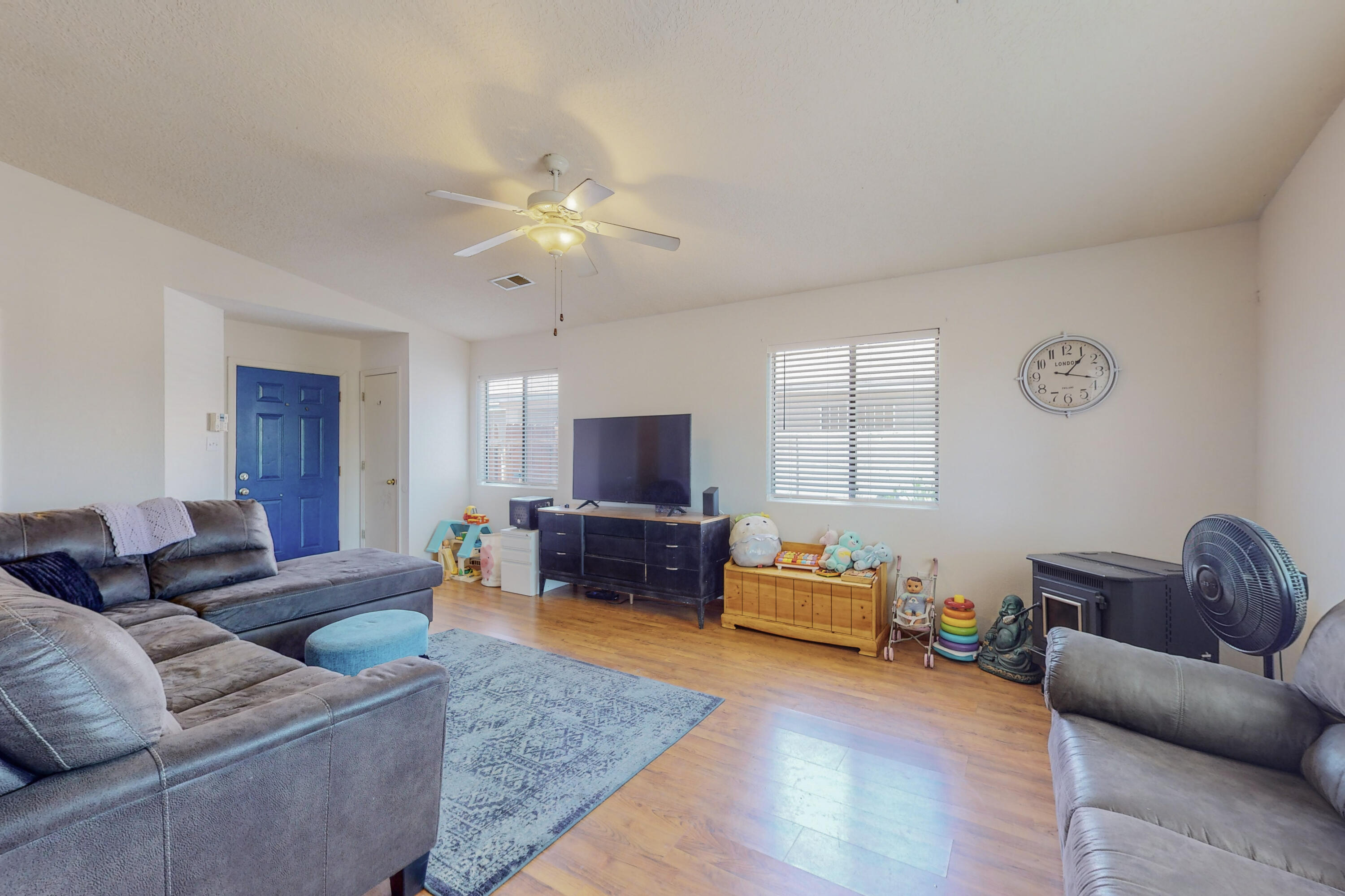 512 Thoroughbred Drive SW