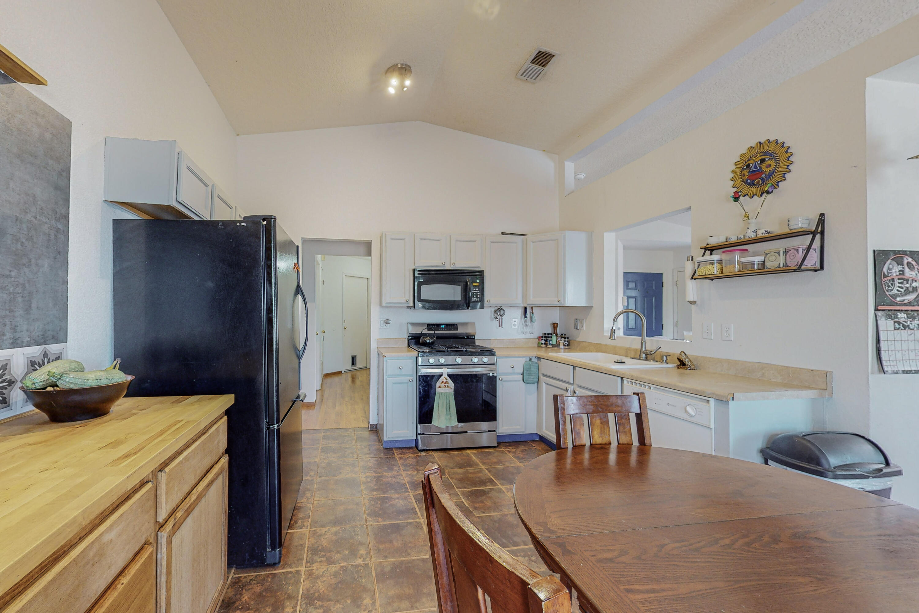 512 Thoroughbred Drive SW