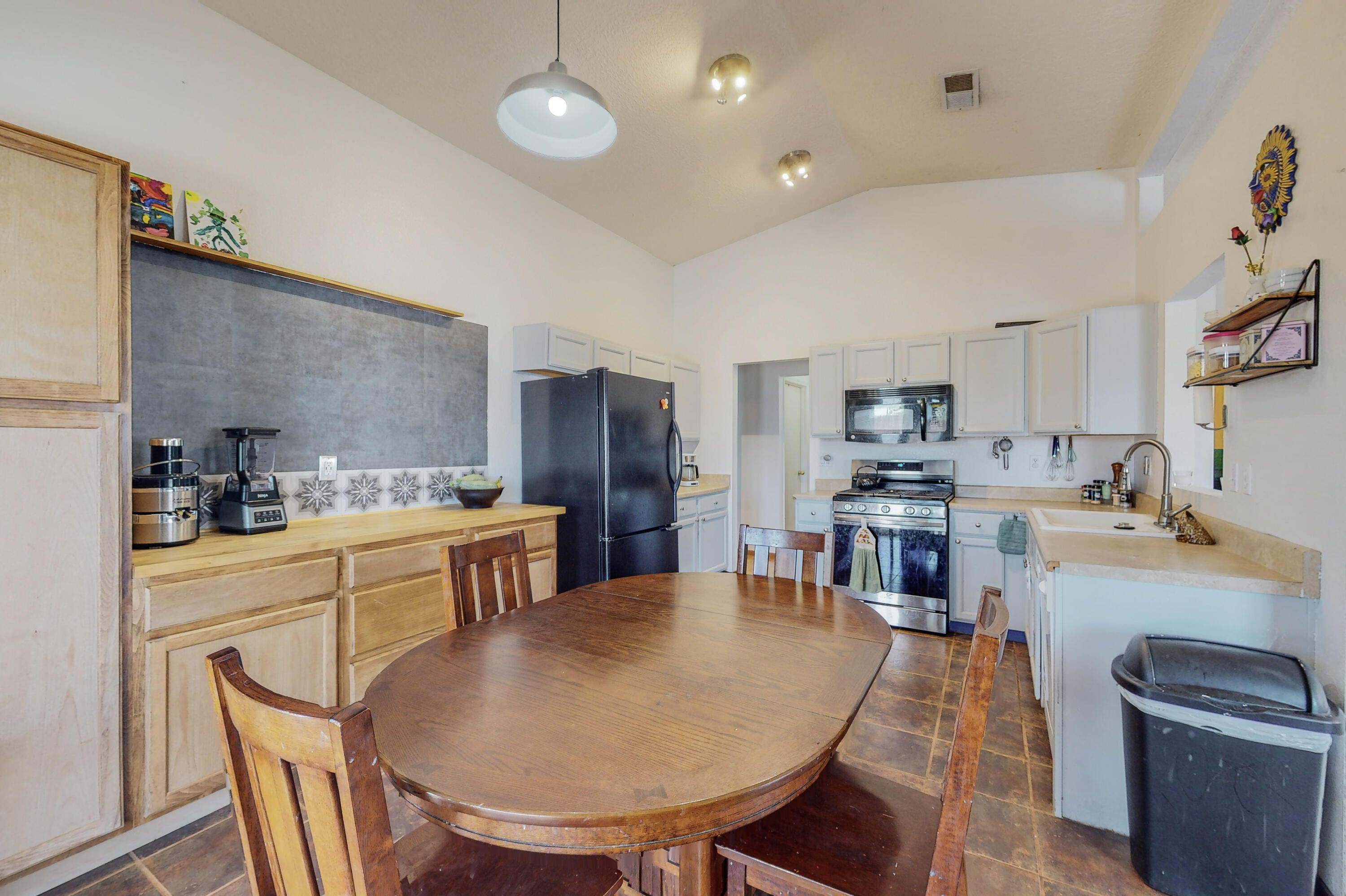 512 Thoroughbred Drive SW