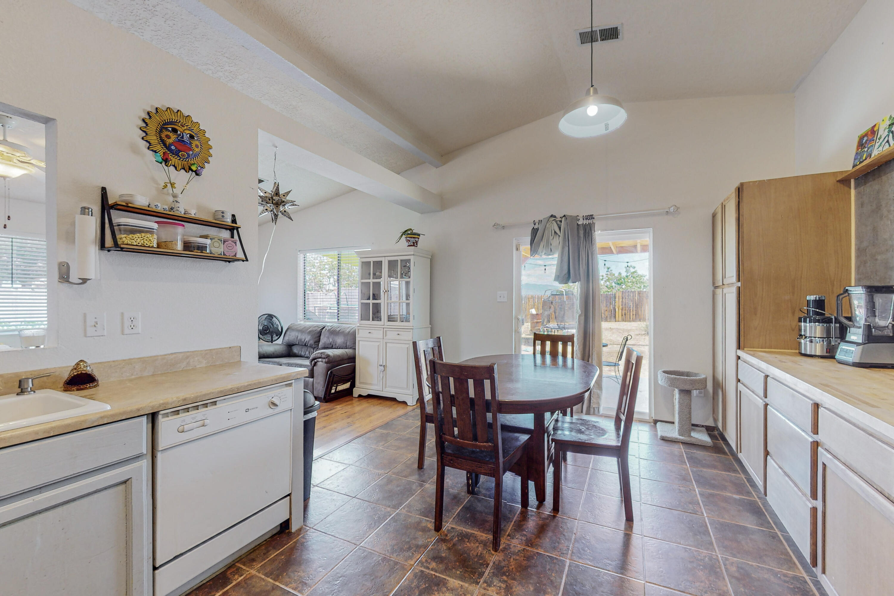 512 Thoroughbred Drive SW