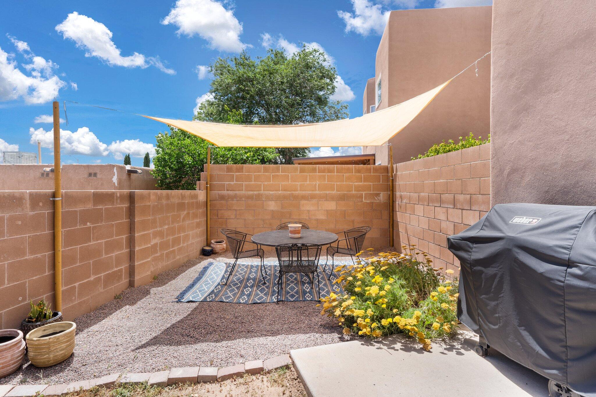 6404 Mesa Alegre Avenue NW