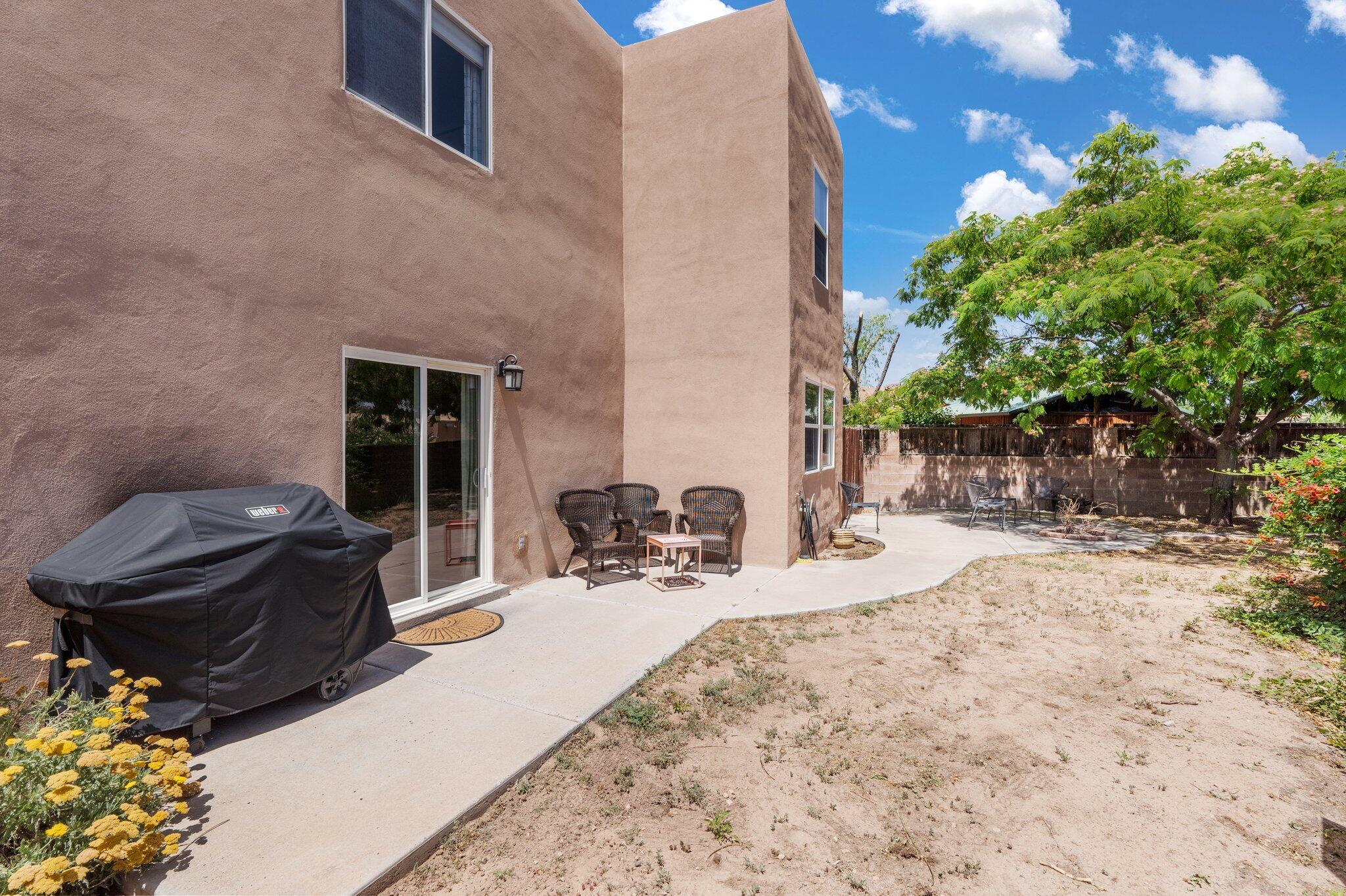 6404 Mesa Alegre Avenue NW