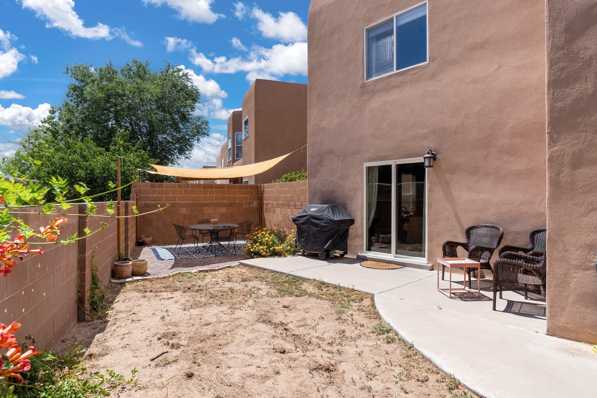 6404 Mesa Alegre Avenue NW