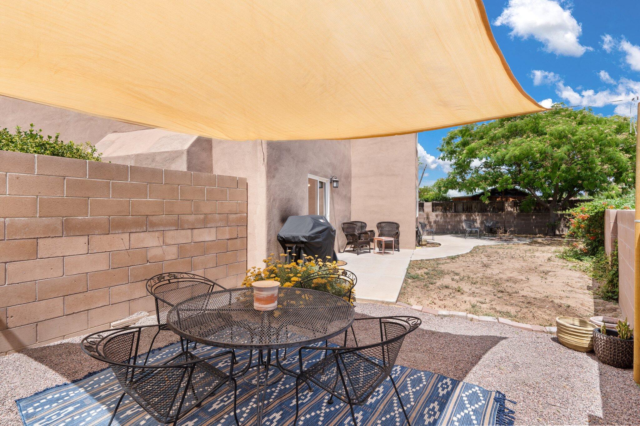 6404 Mesa Alegre Avenue NW