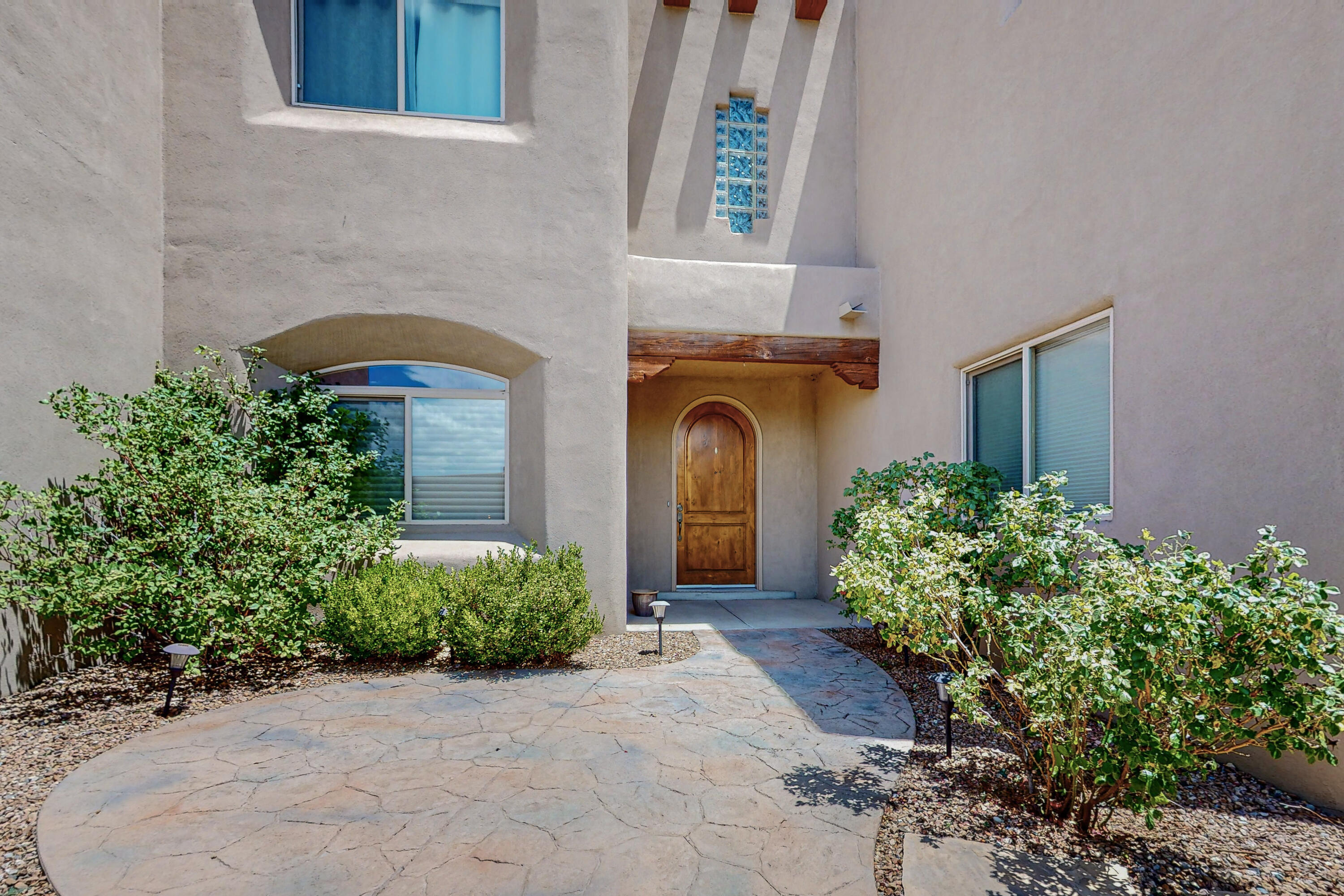 8208 Grape Vine Court NE