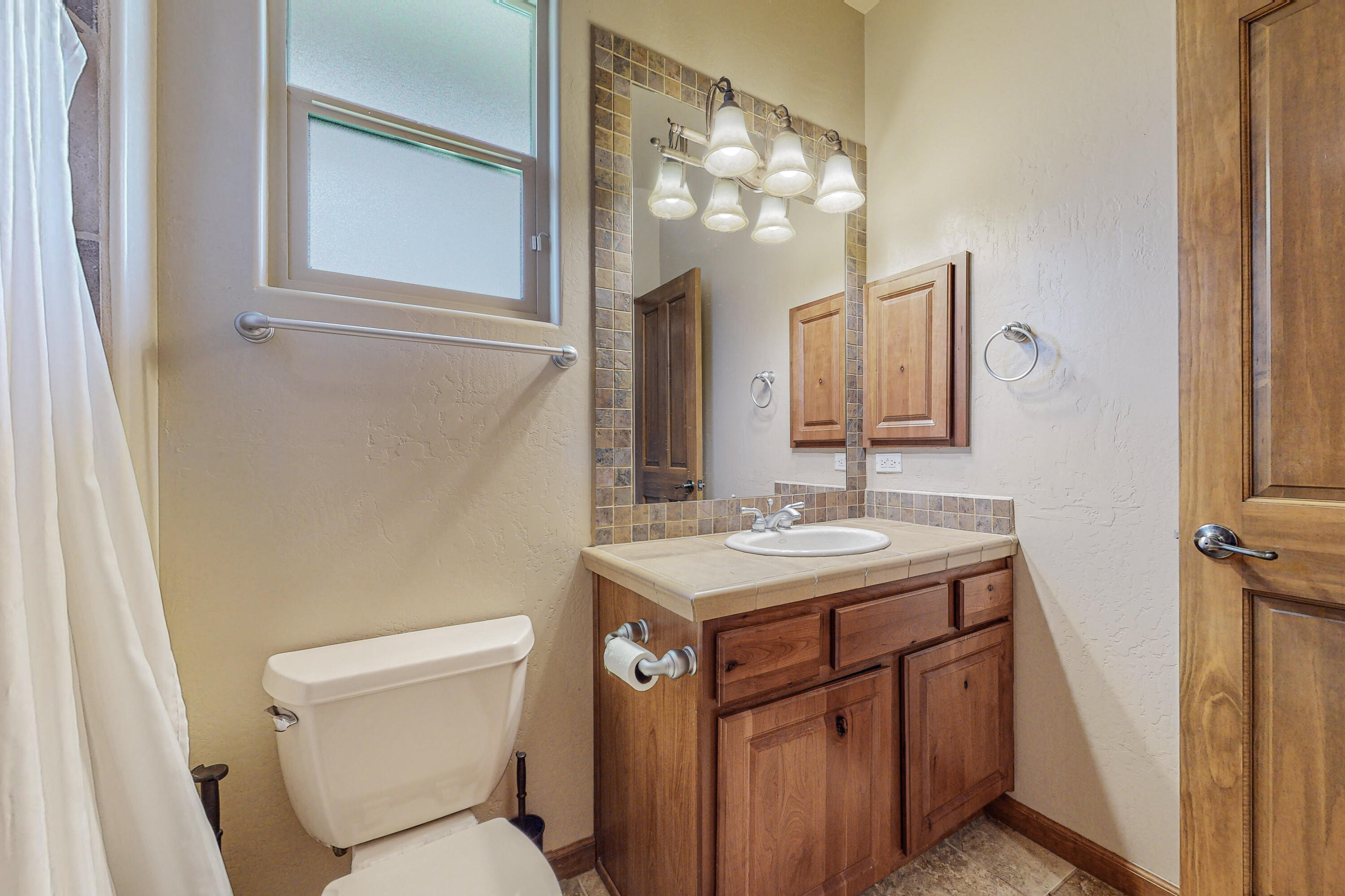 8208 Grape Vine Court NE
