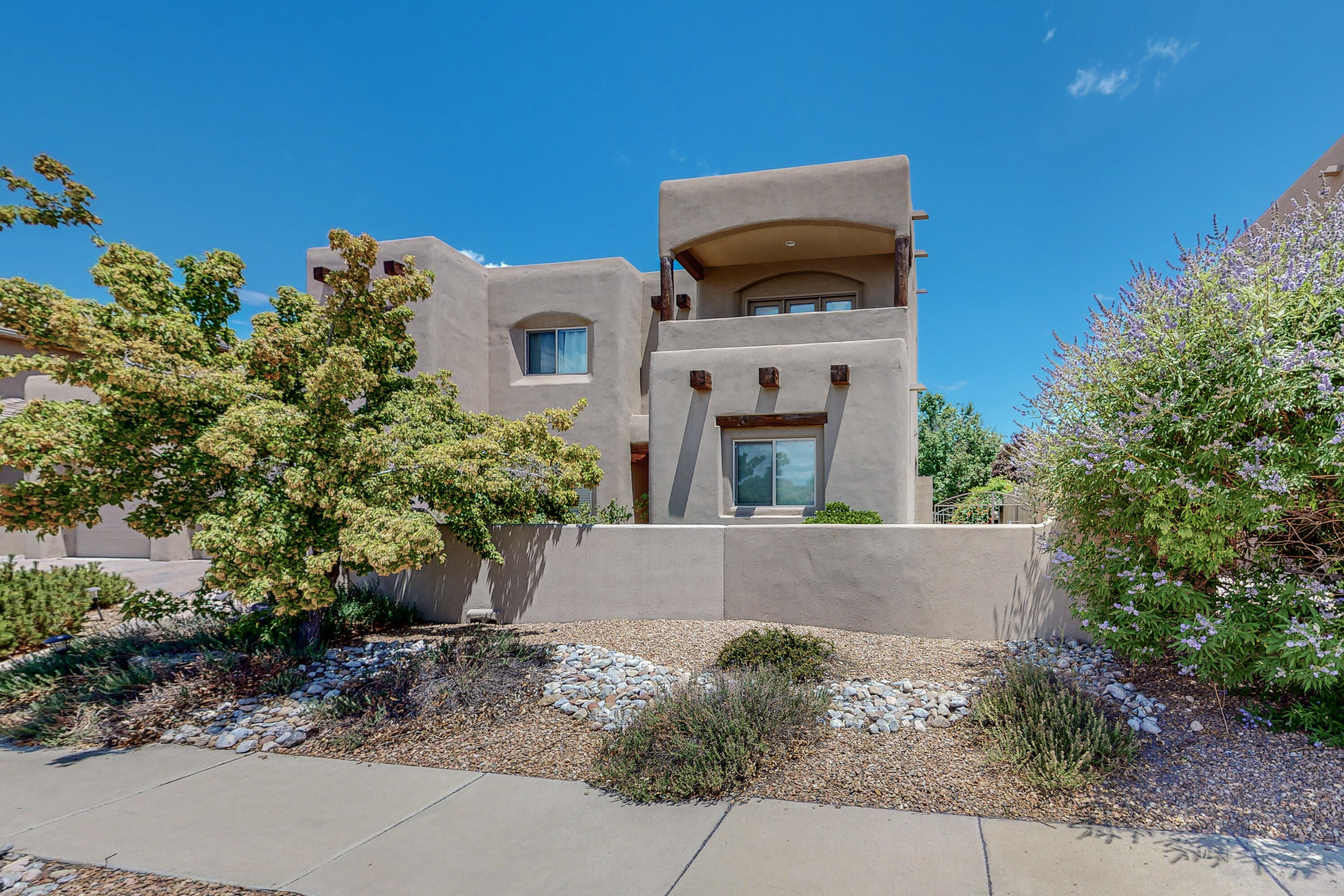 8208 Grape Vine Court NE