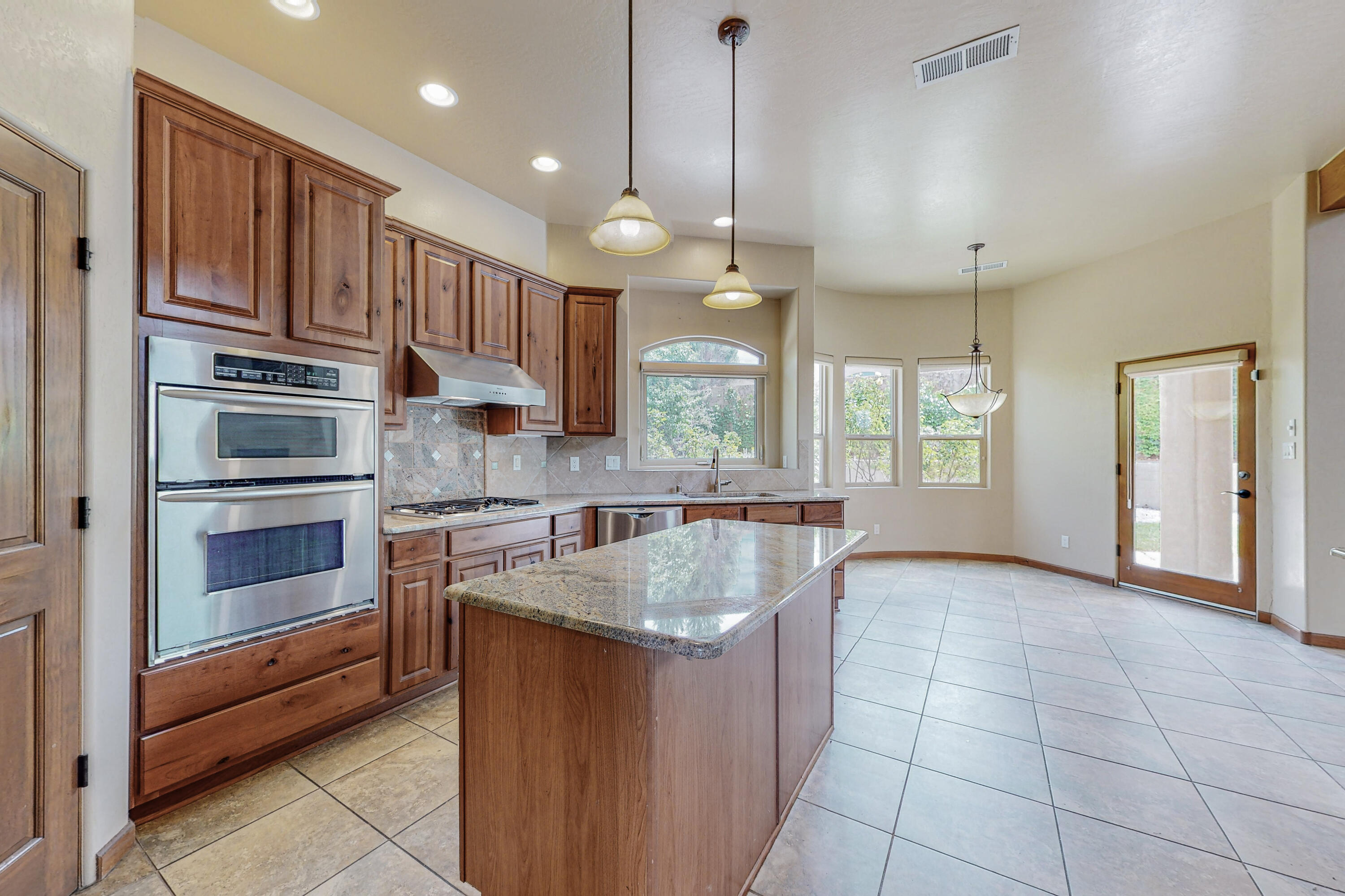 8208 Grape Vine Court NE