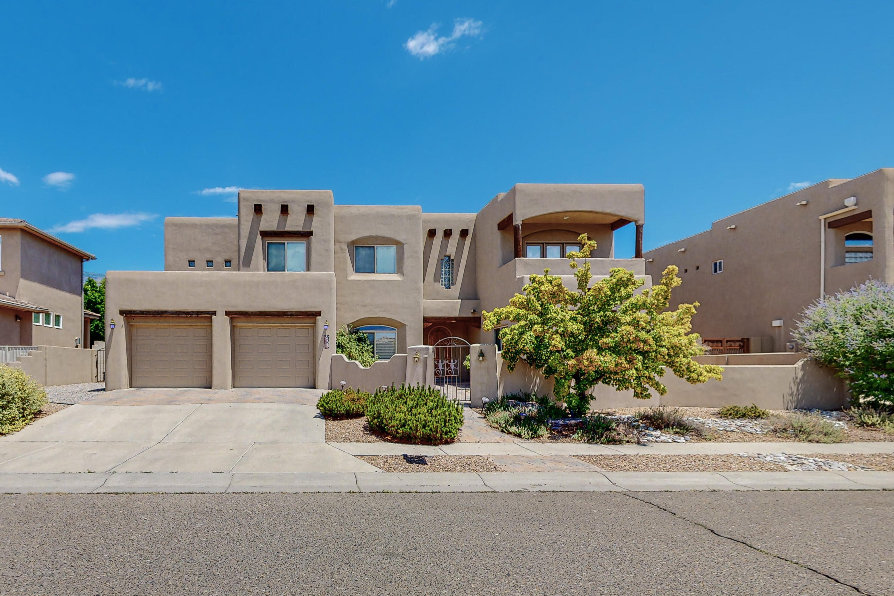 8208 Grape Vine Court NE