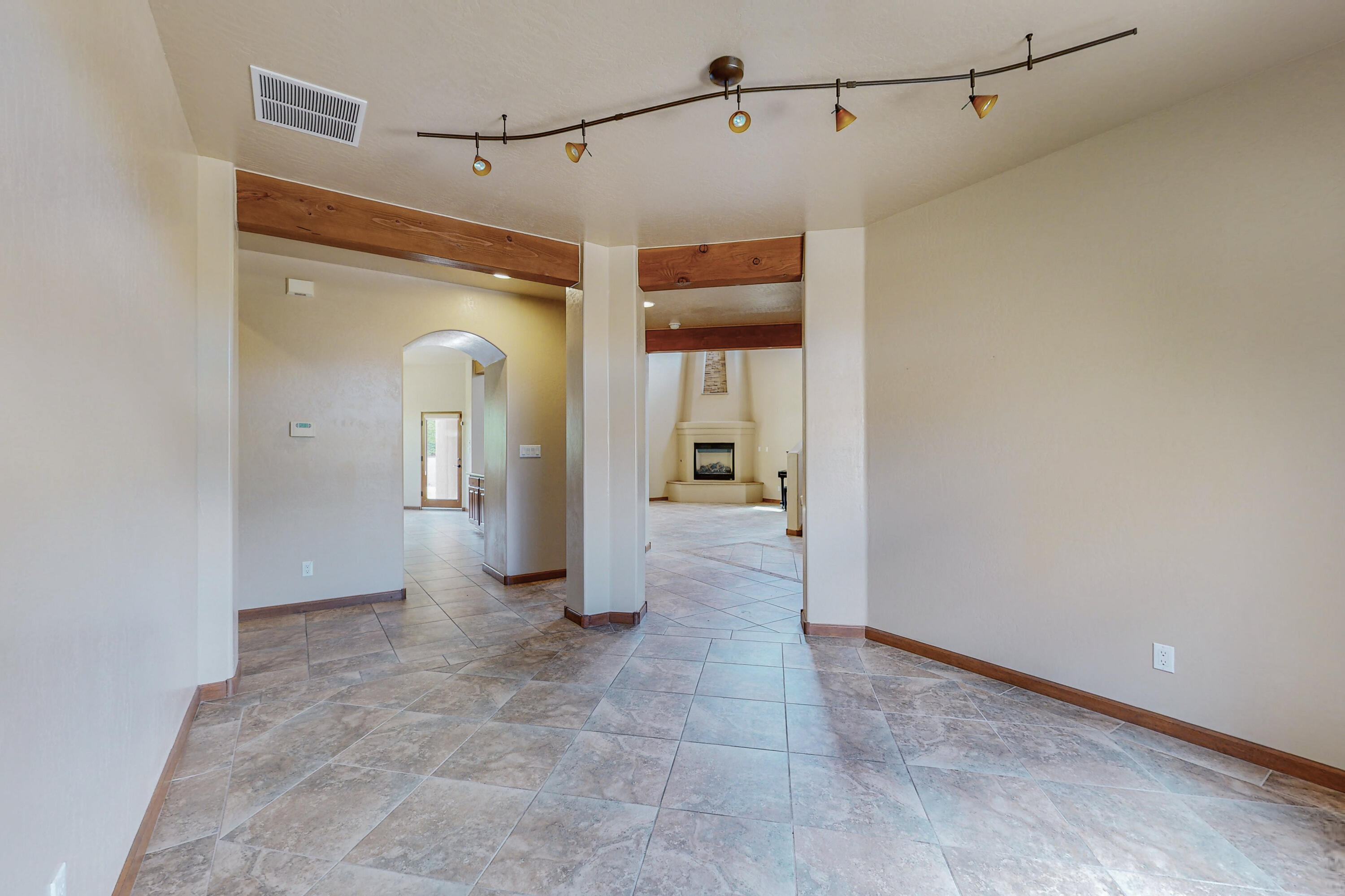 8208 Grape Vine Court NE