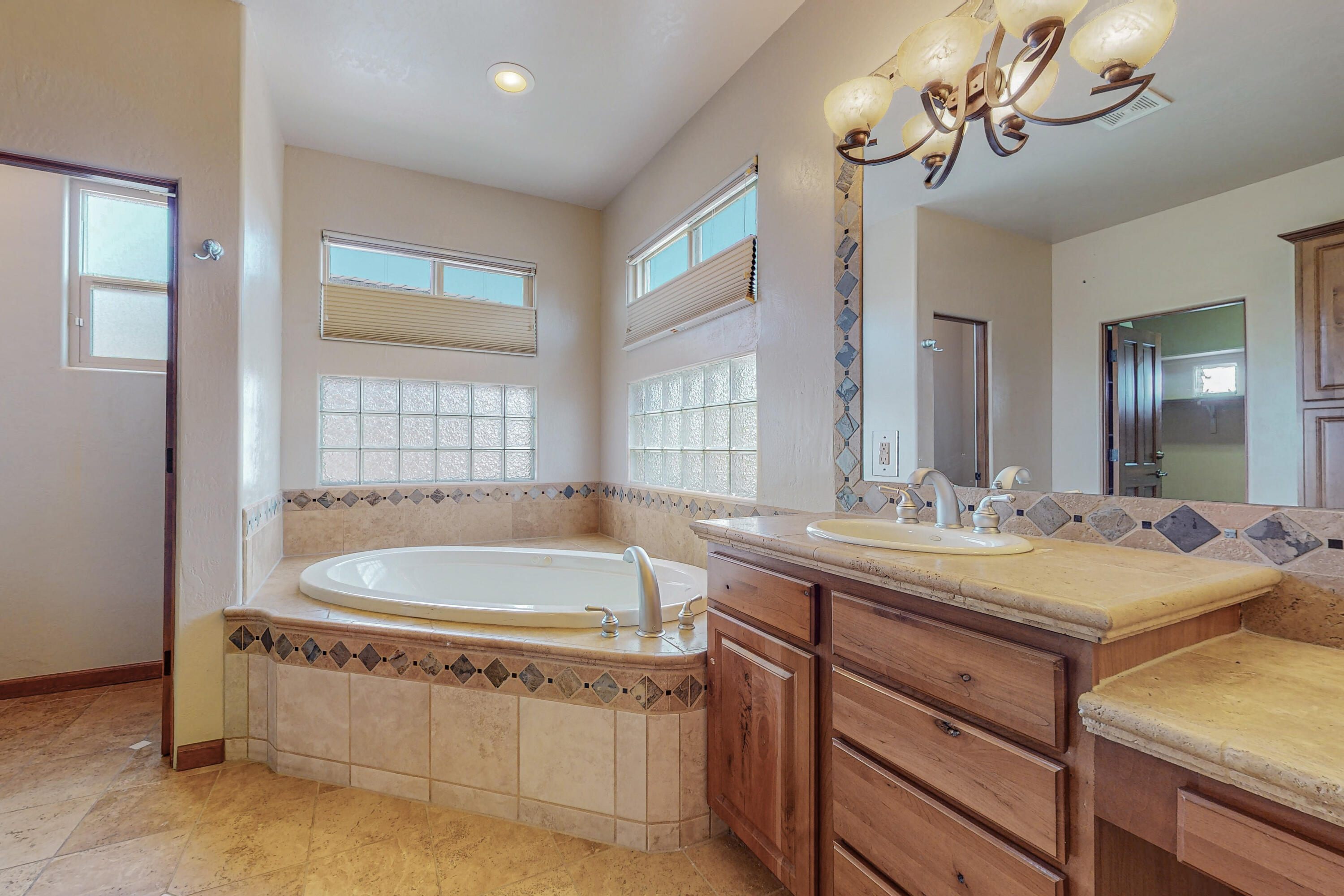 8208 Grape Vine Court NE