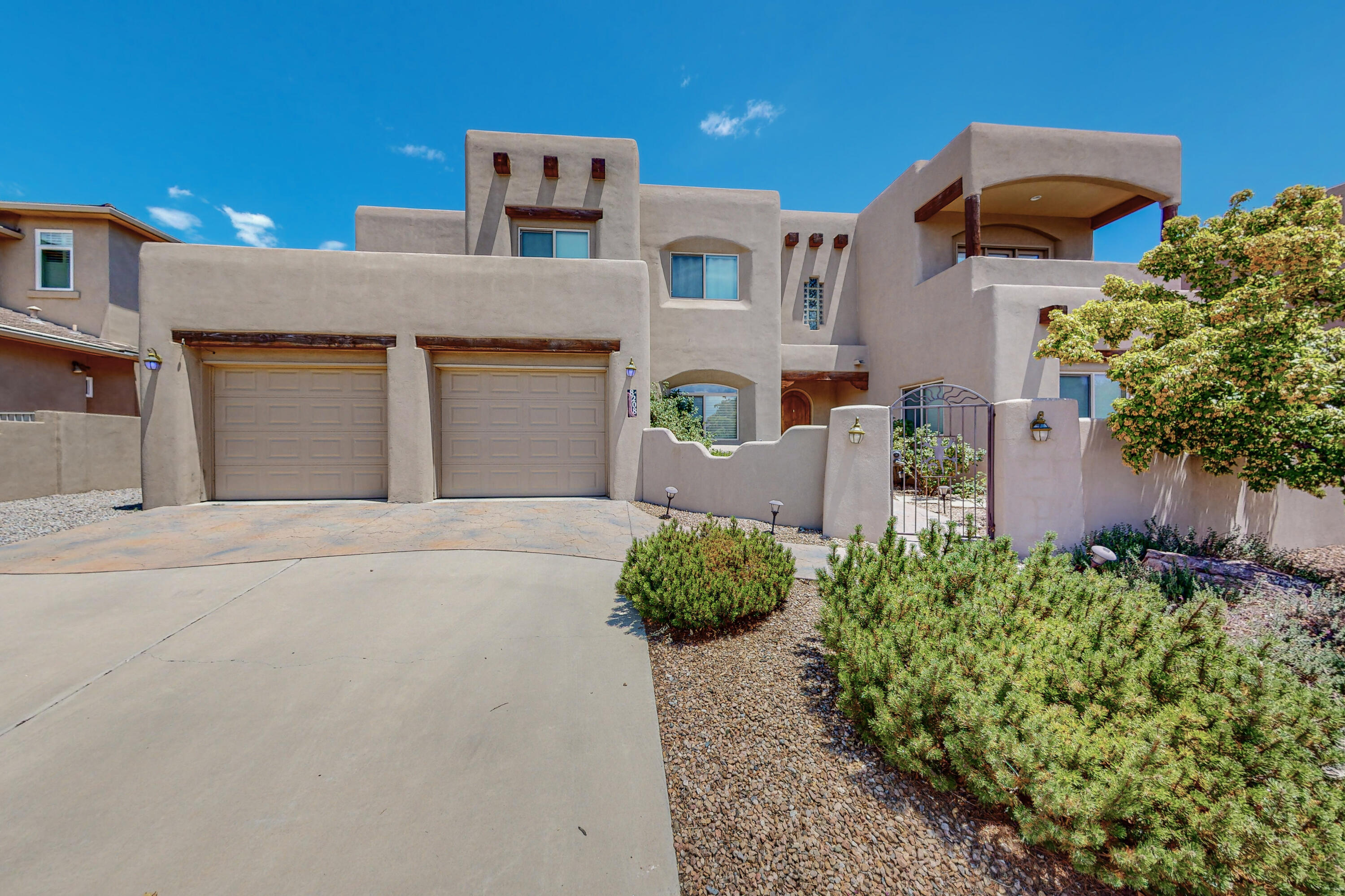 8208 Grape Vine Court NE