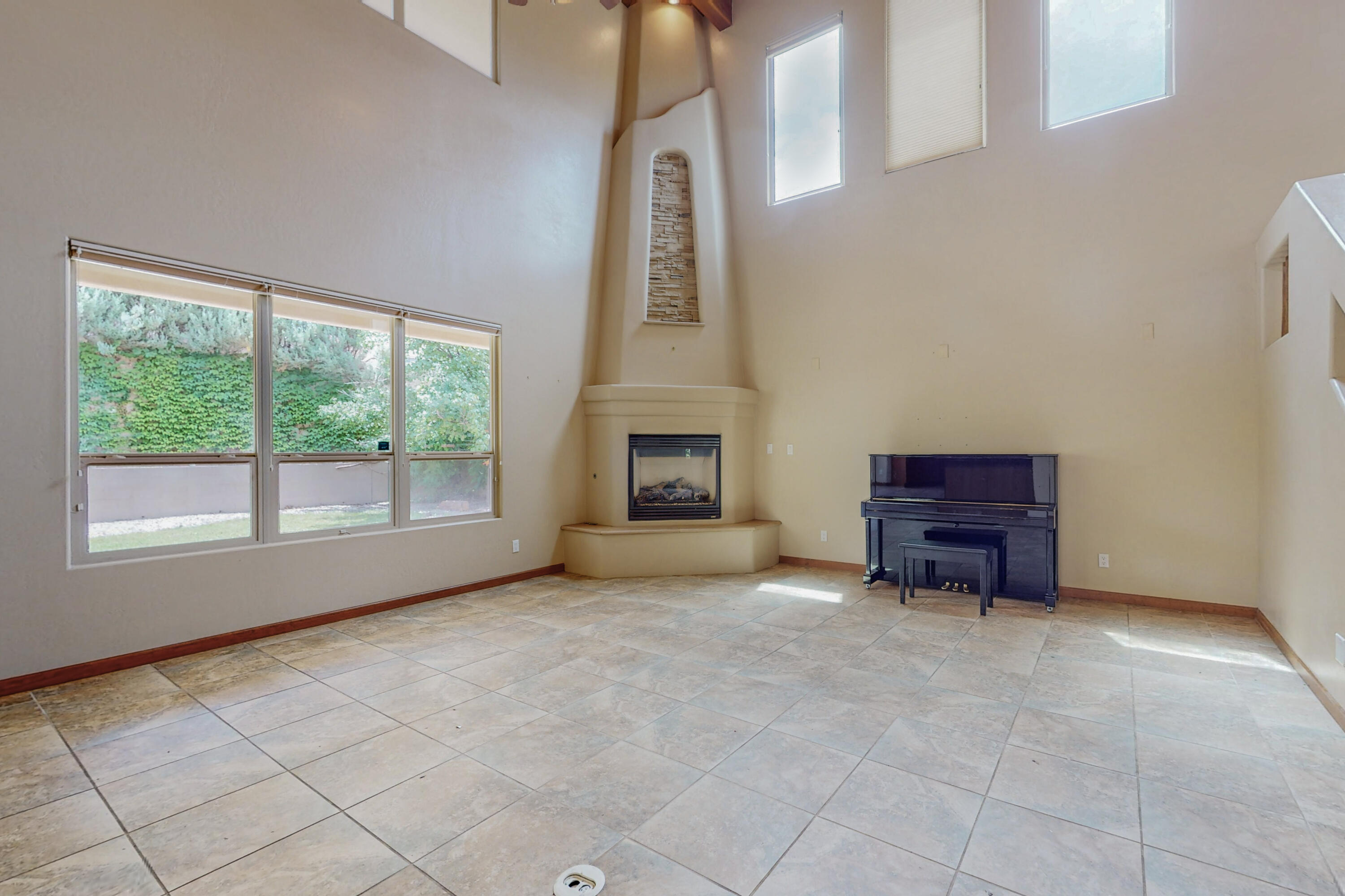 8208 Grape Vine Court NE