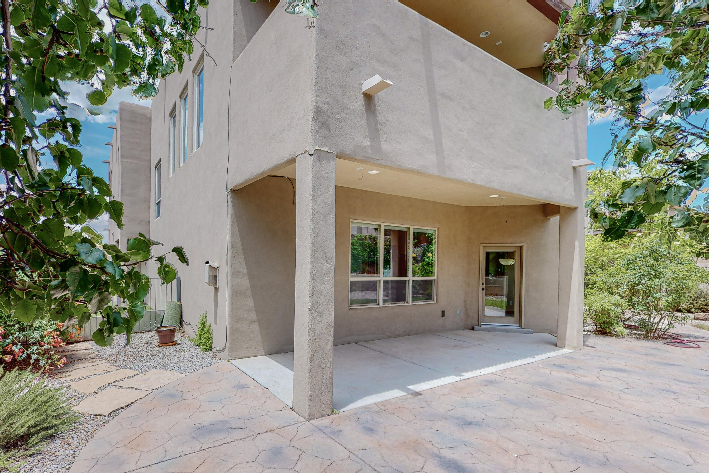 8208 Grape Vine Court NE