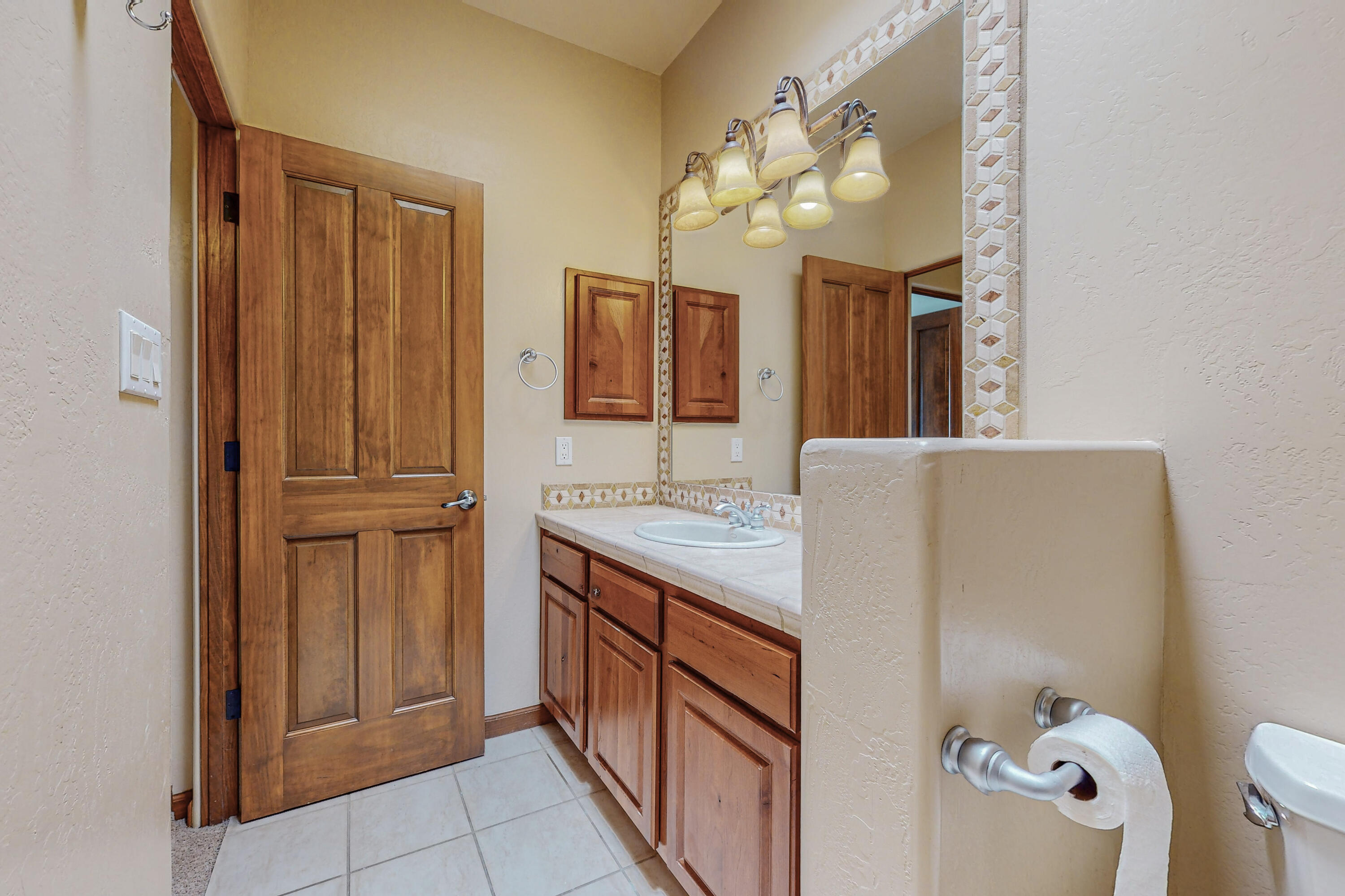 8208 Grape Vine Court NE