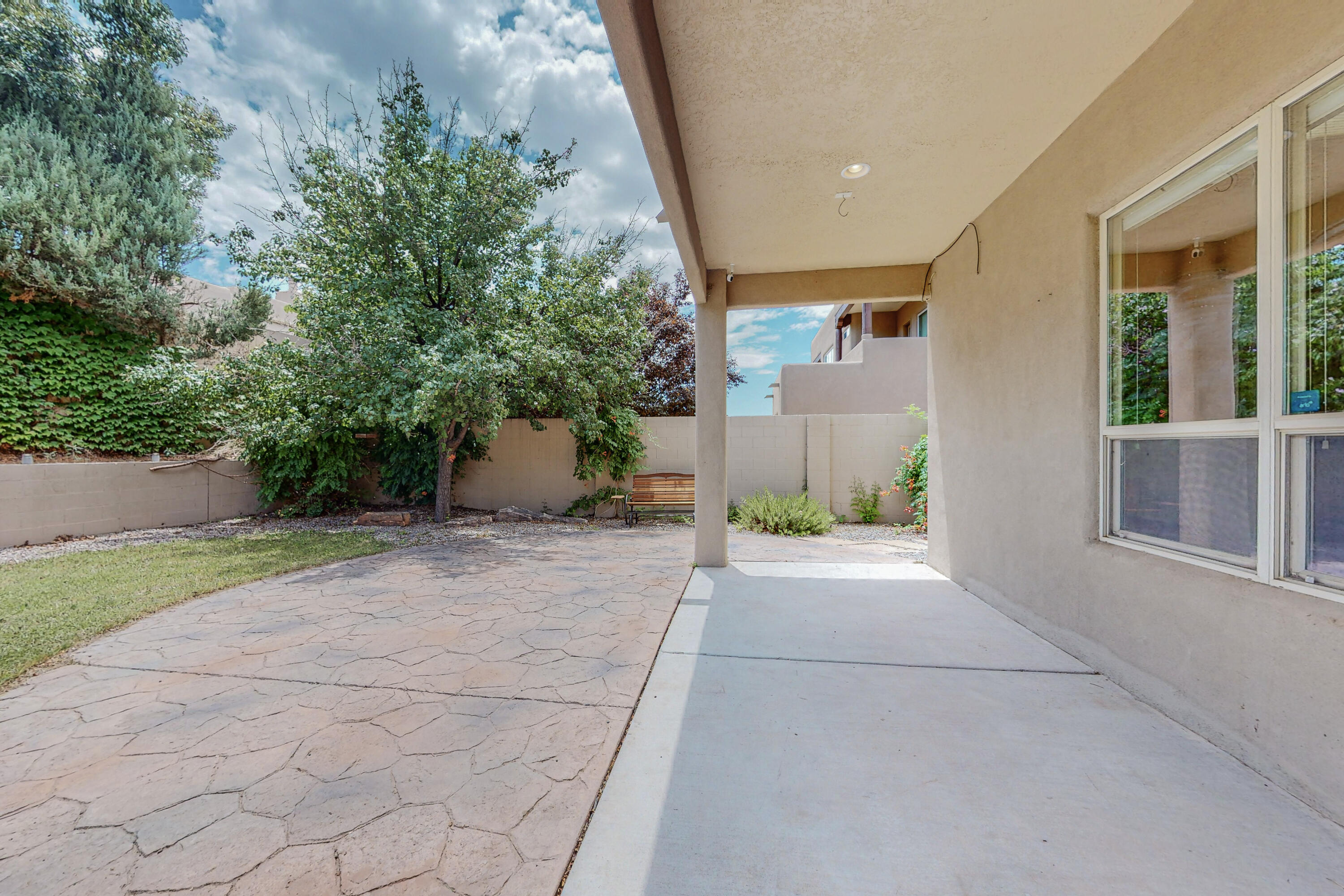 8208 Grape Vine Court NE