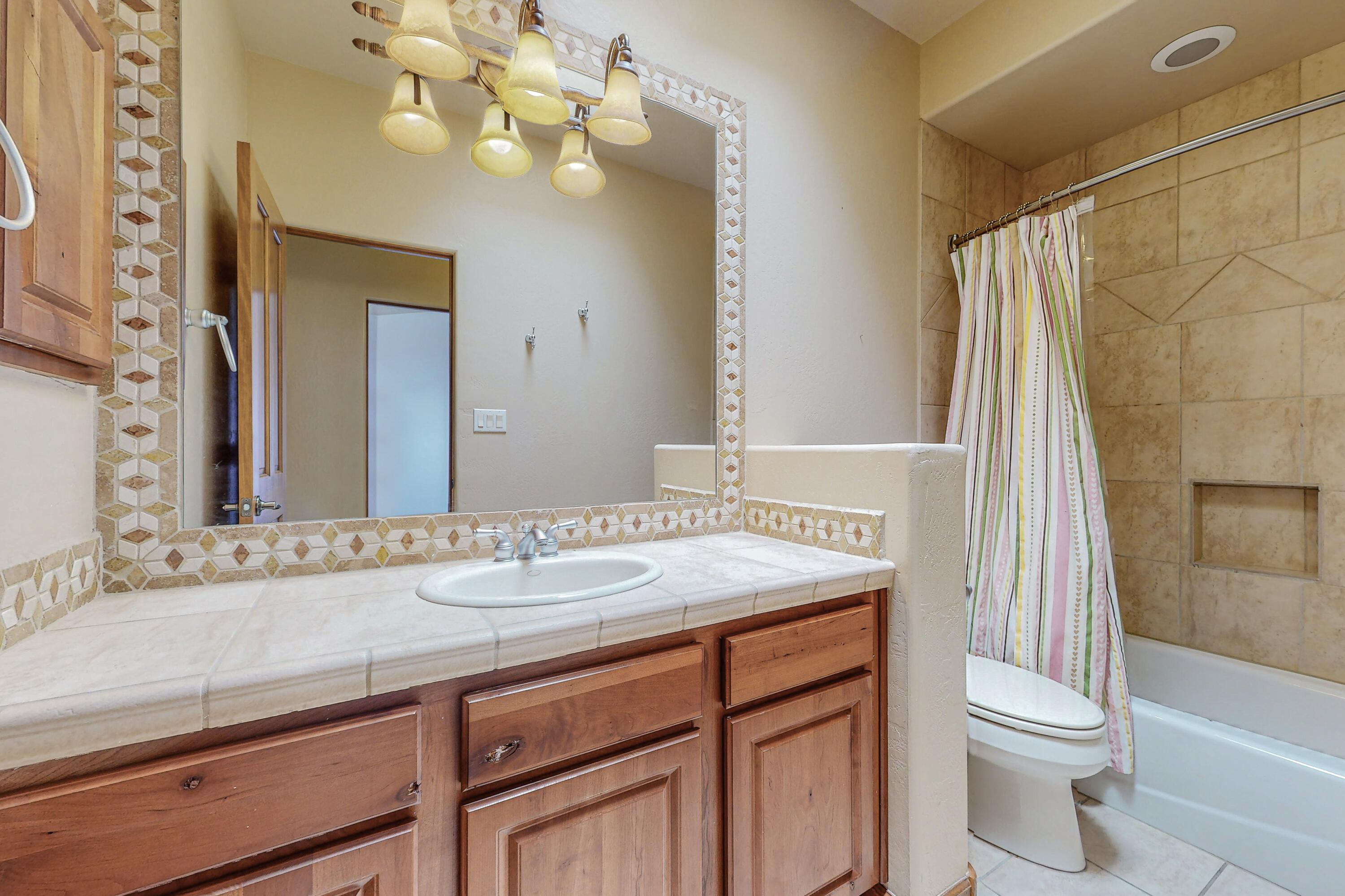 8208 Grape Vine Court NE