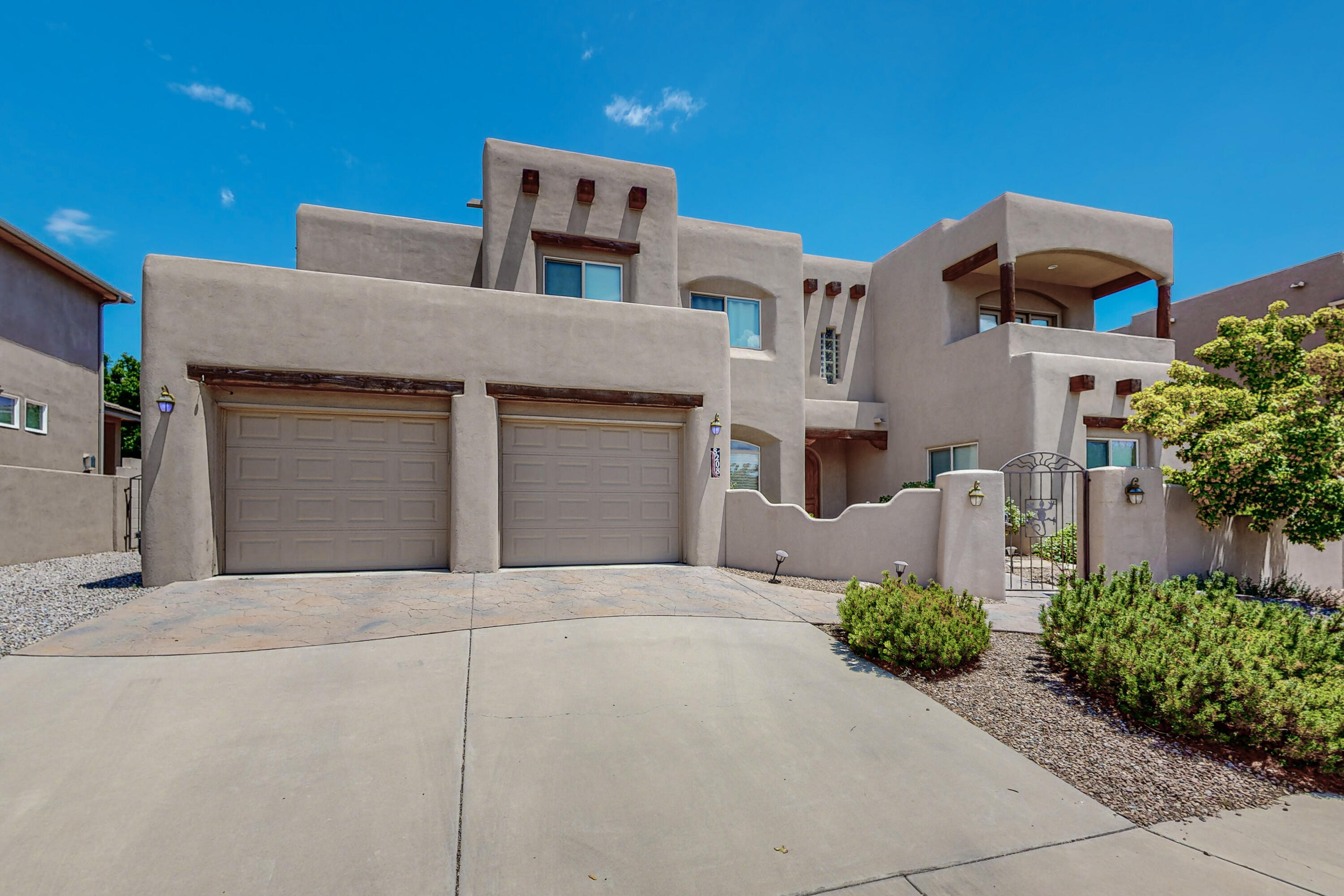 8208 Grape Vine Court NE