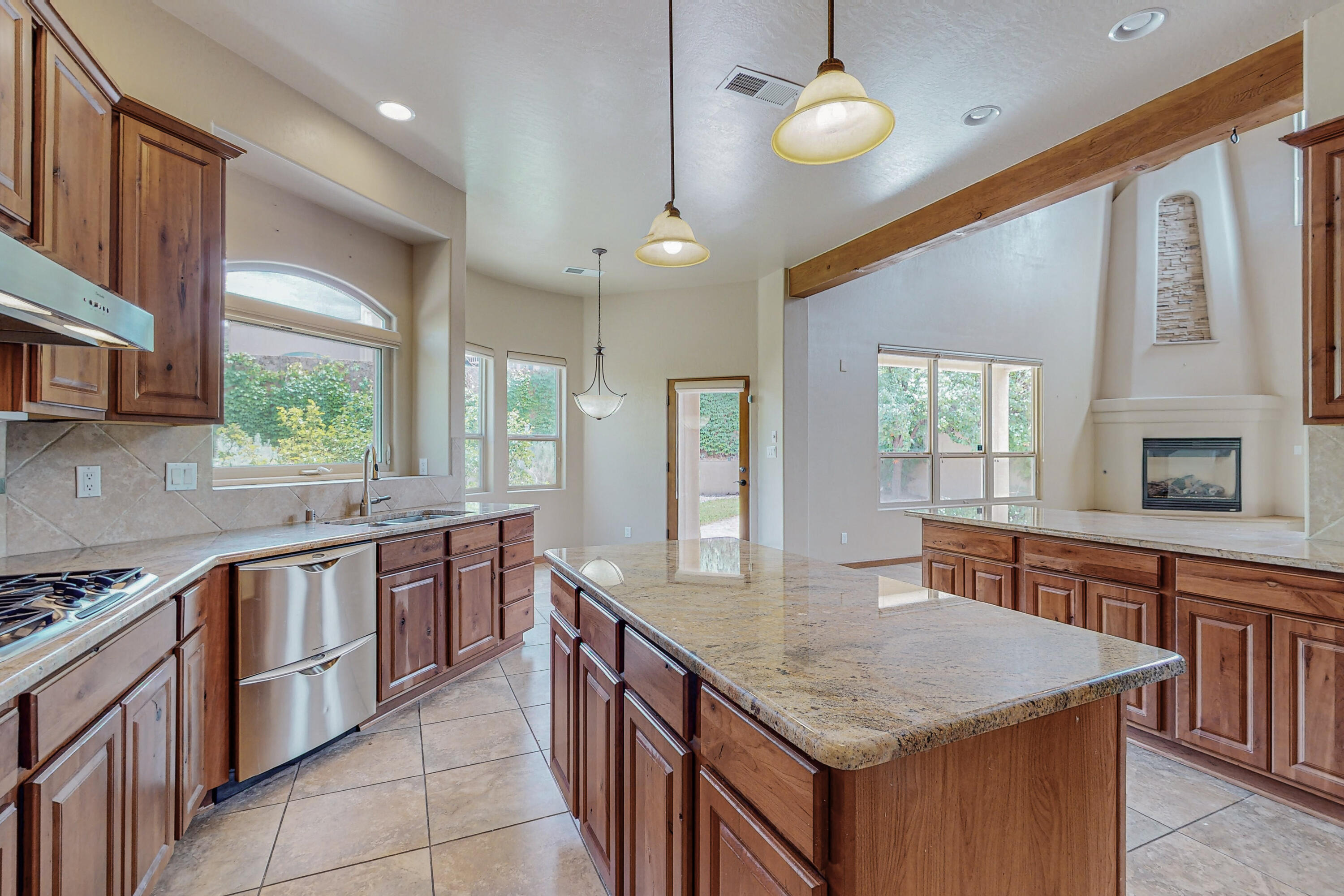 8208 Grape Vine Court NE