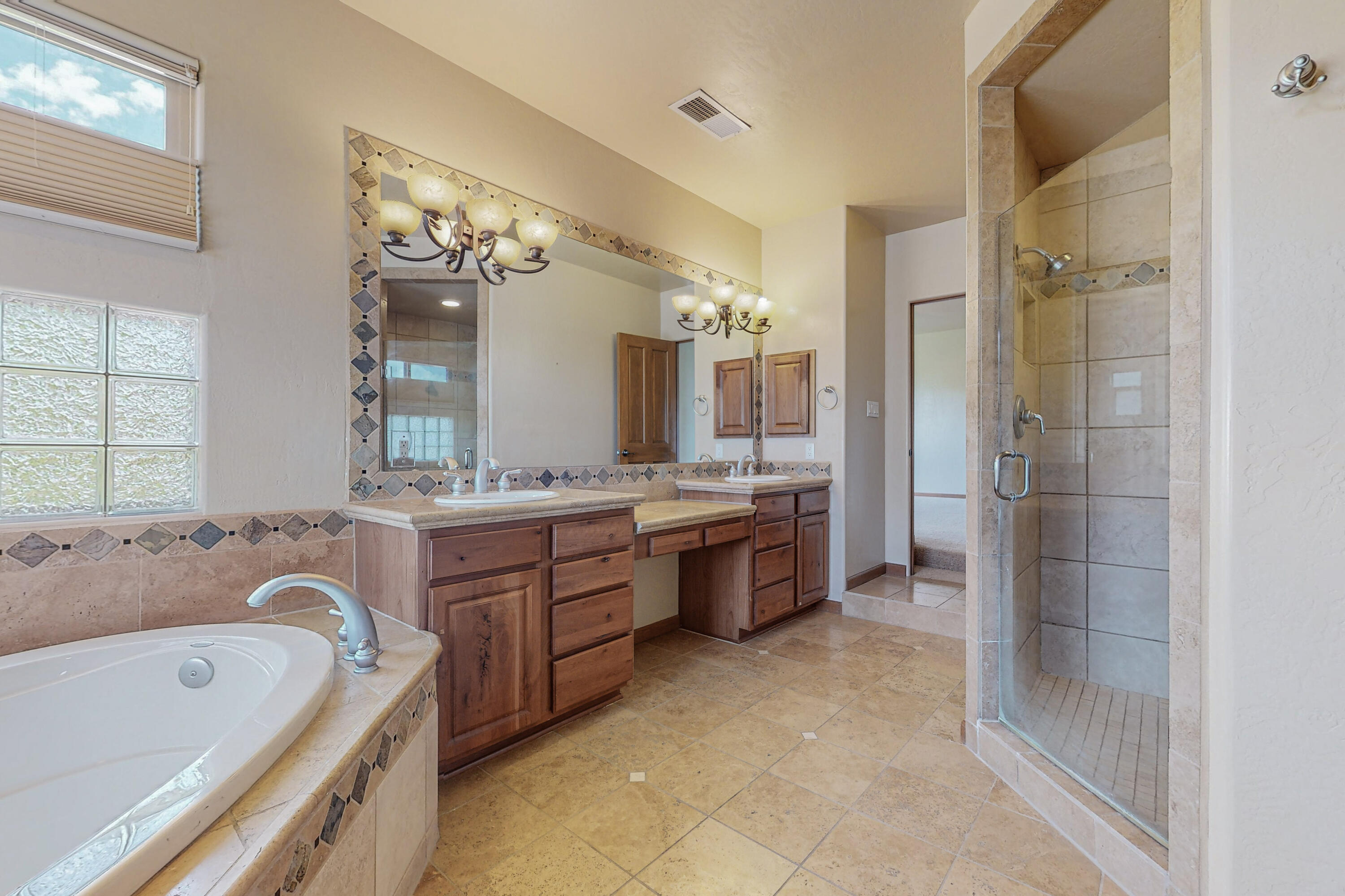 8208 Grape Vine Court NE