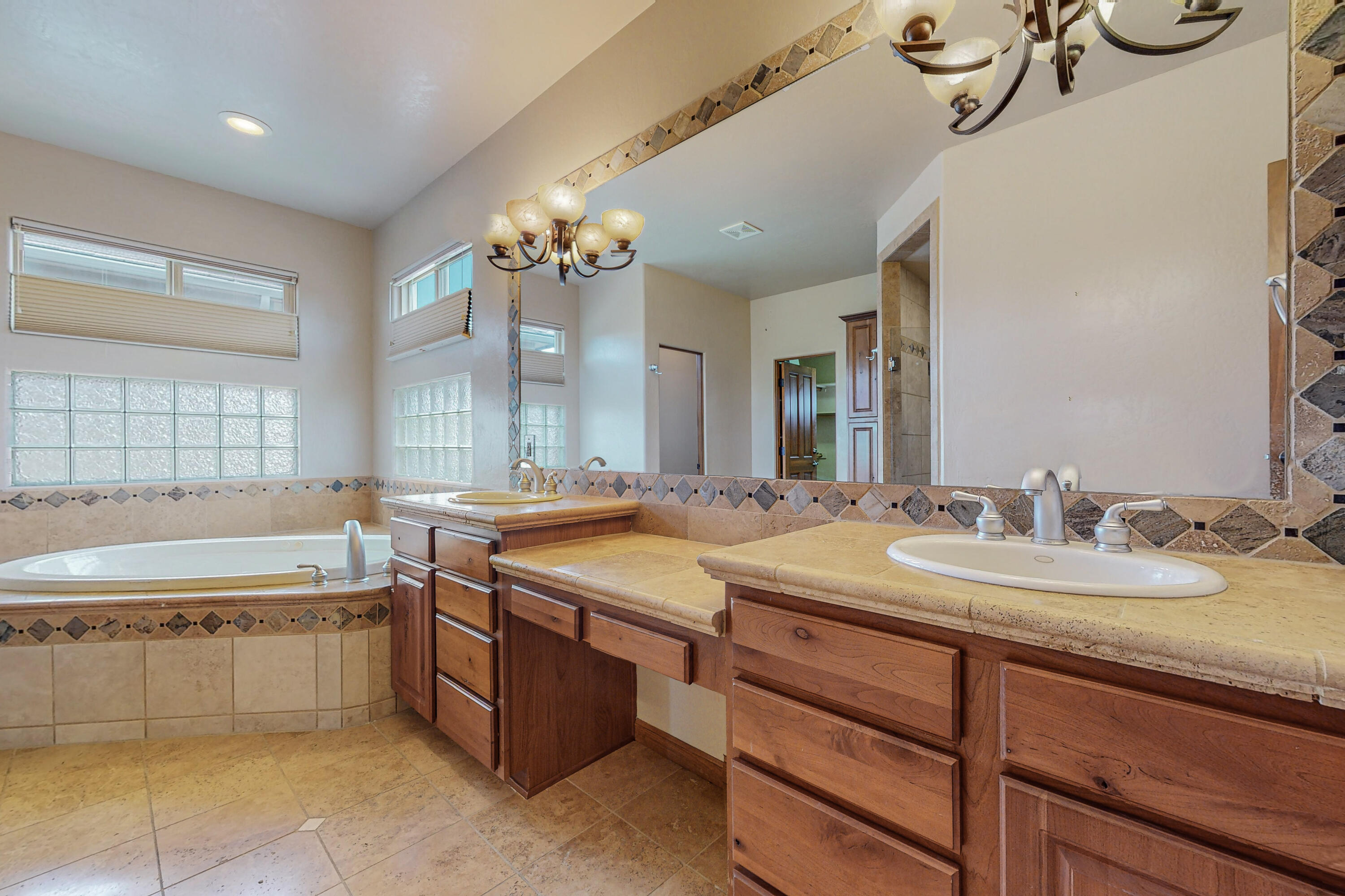 8208 Grape Vine Court NE
