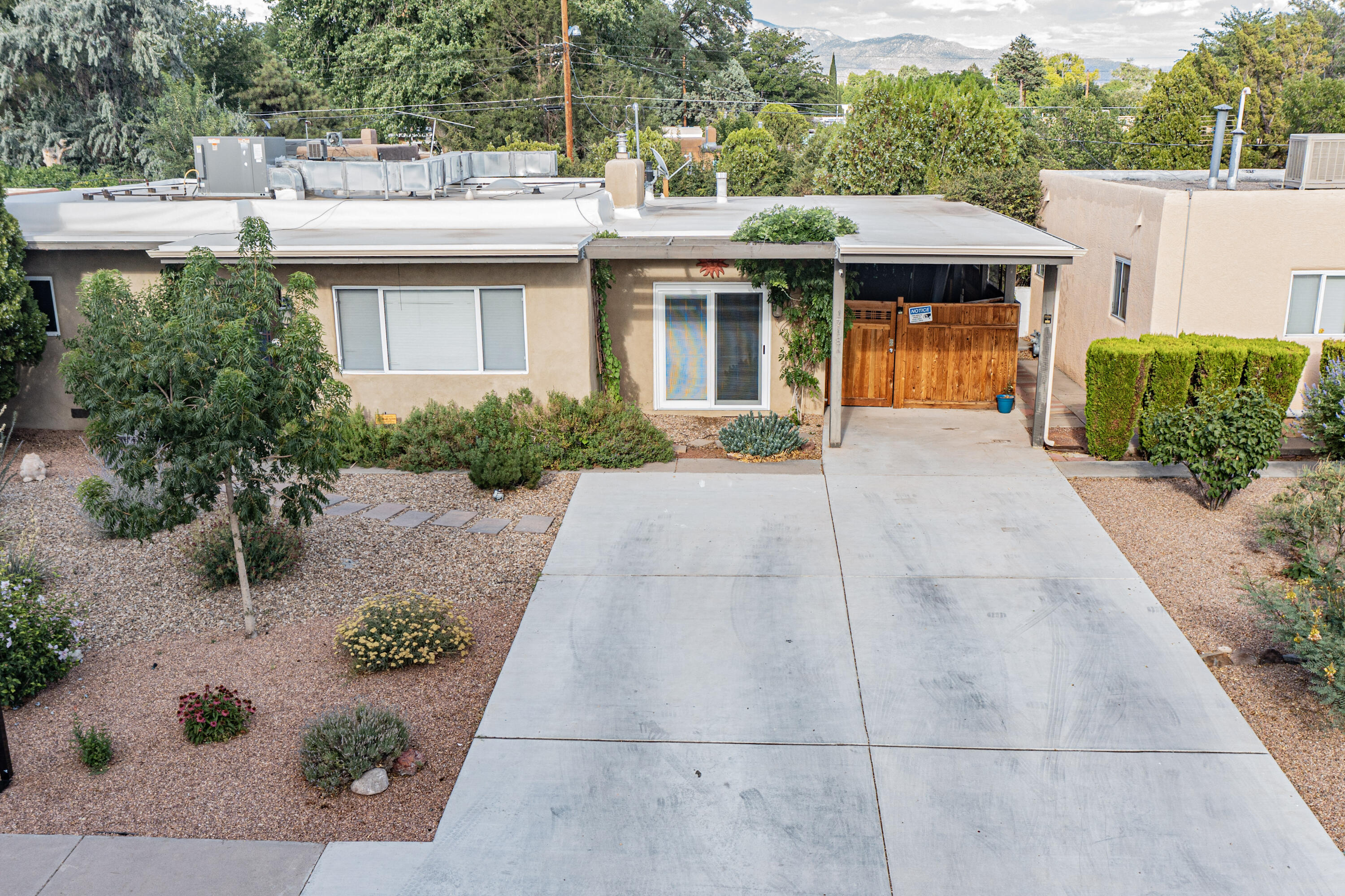 1718 Solano Drive NE