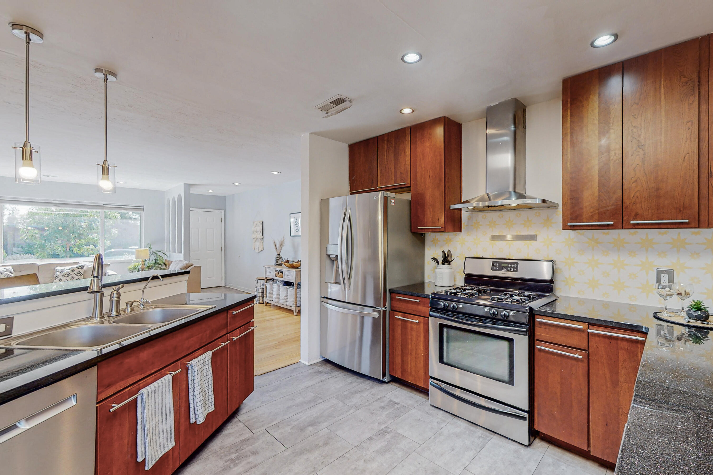 1718 Solano Drive NE
