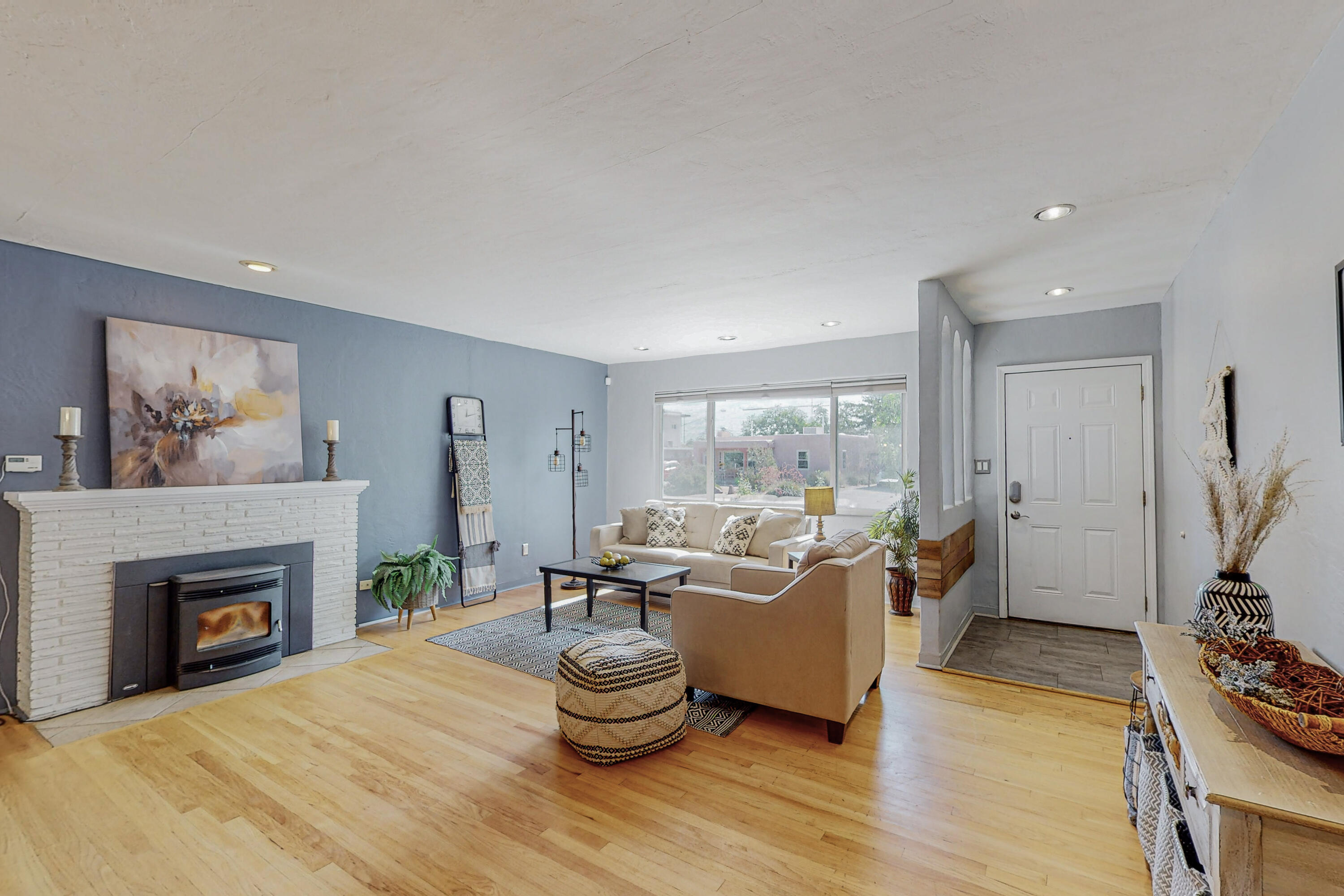 1718 Solano Drive NE