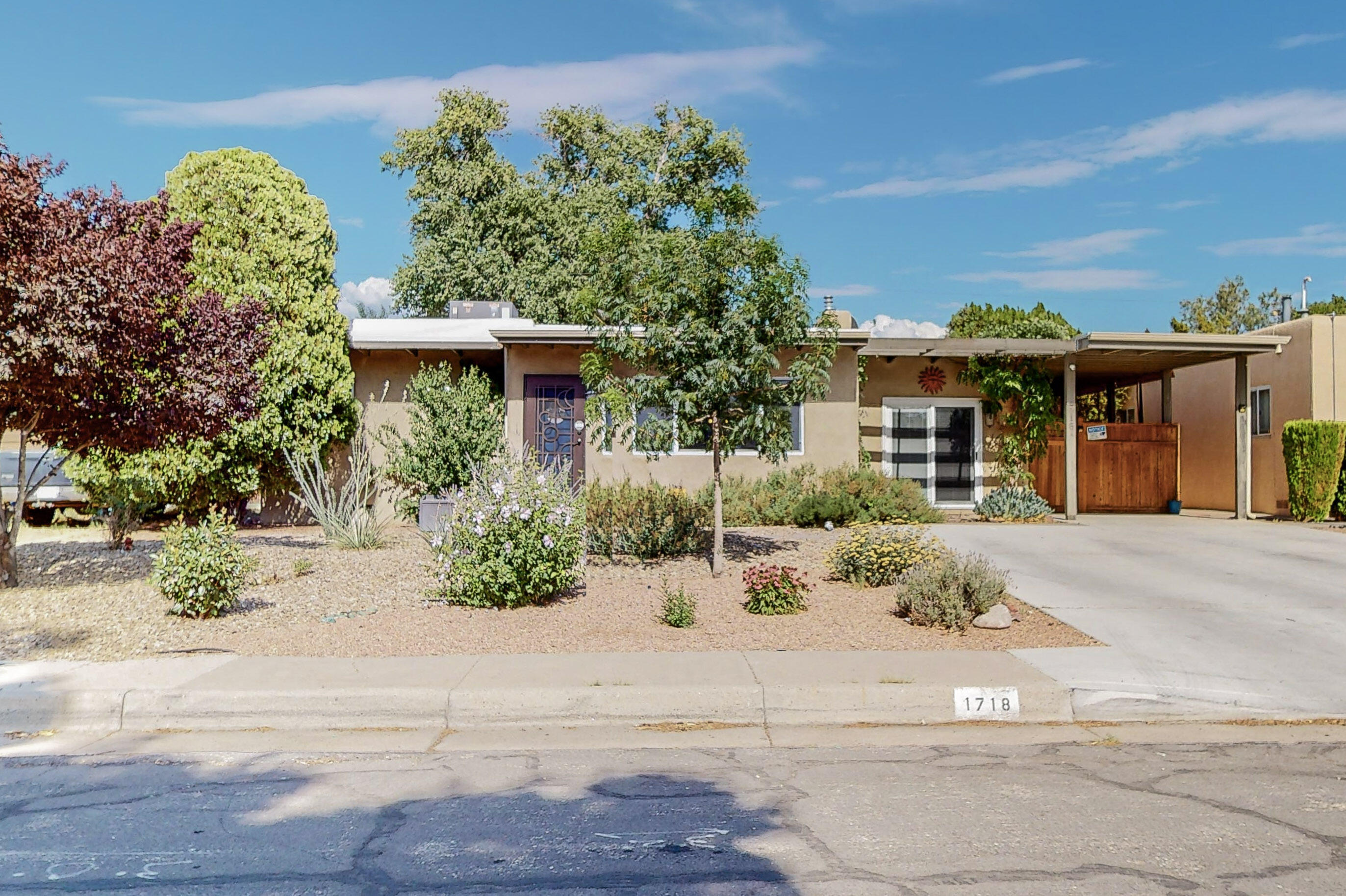 1718 Solano Drive NE