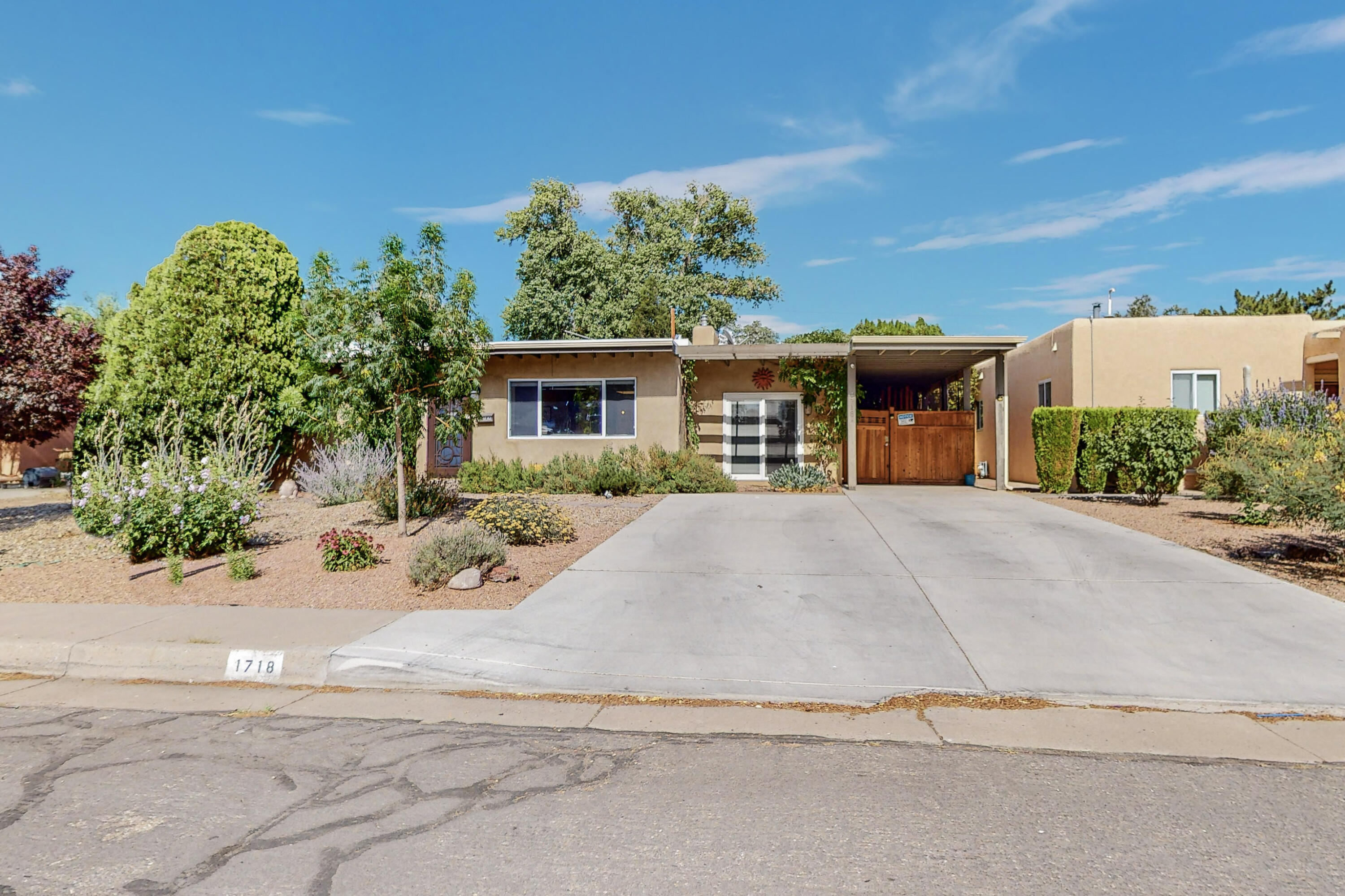 1718 Solano Drive NE