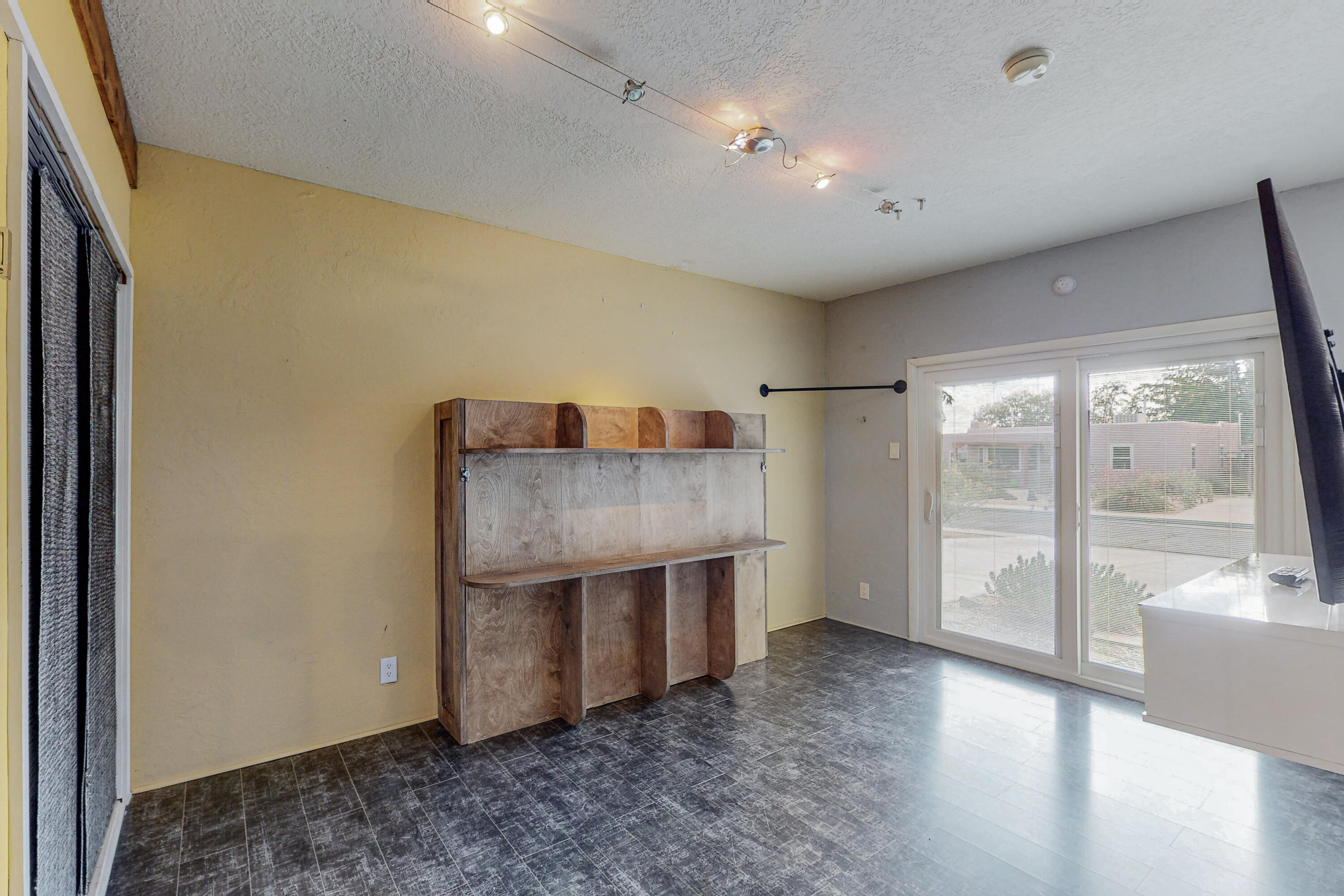 1718 Solano Drive NE