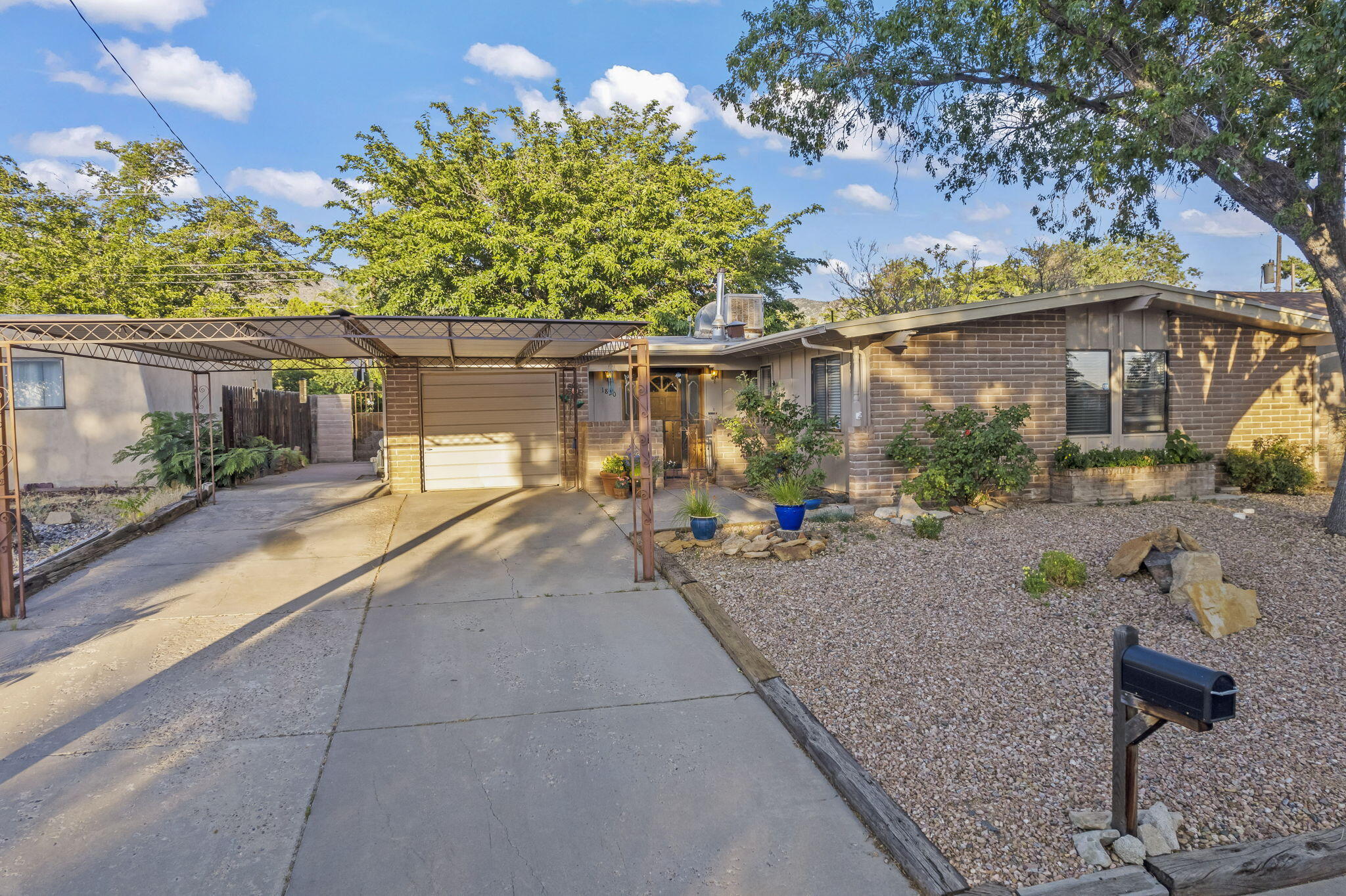 1820 Figueroa Court NE
