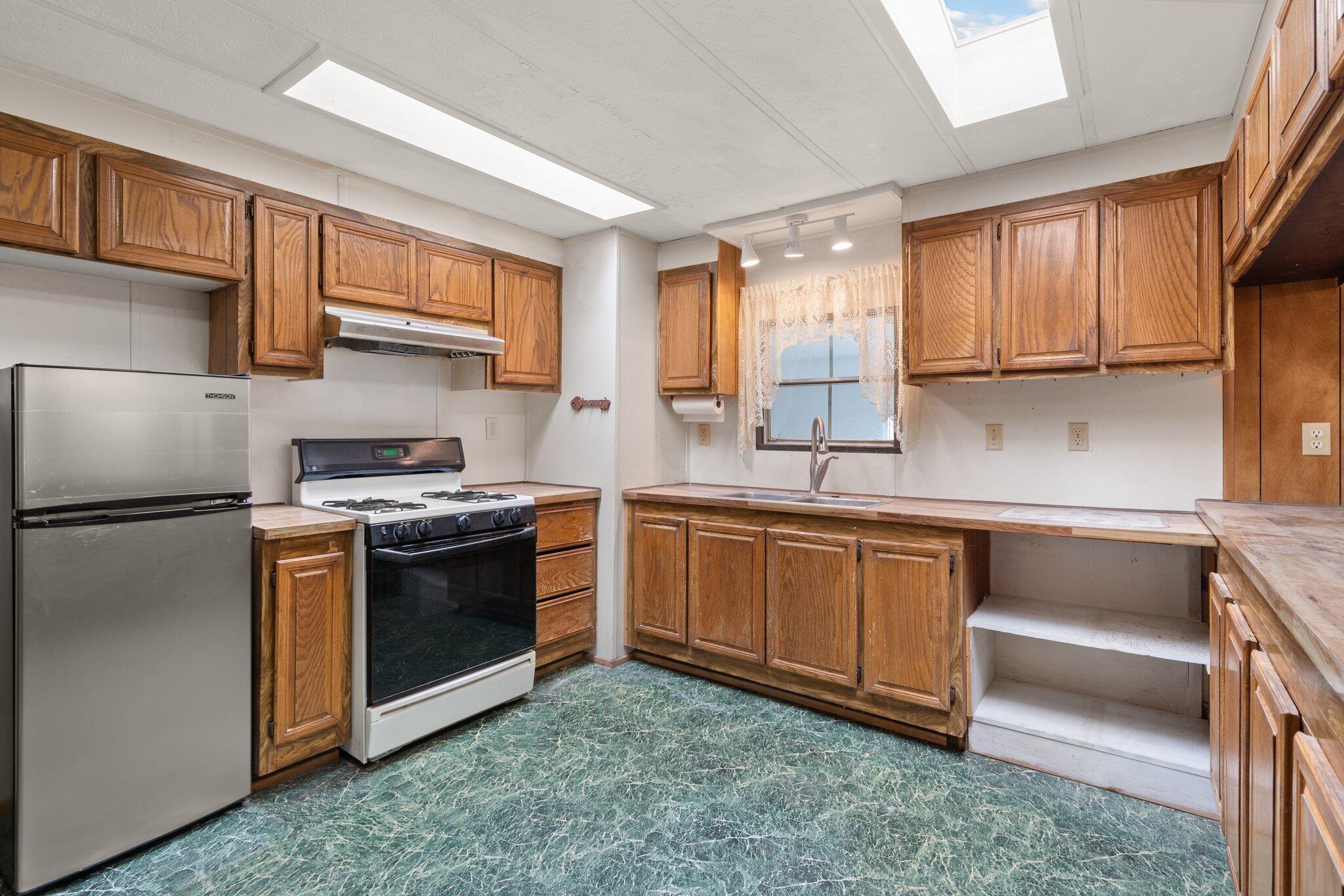 86 E Cummings Avenue