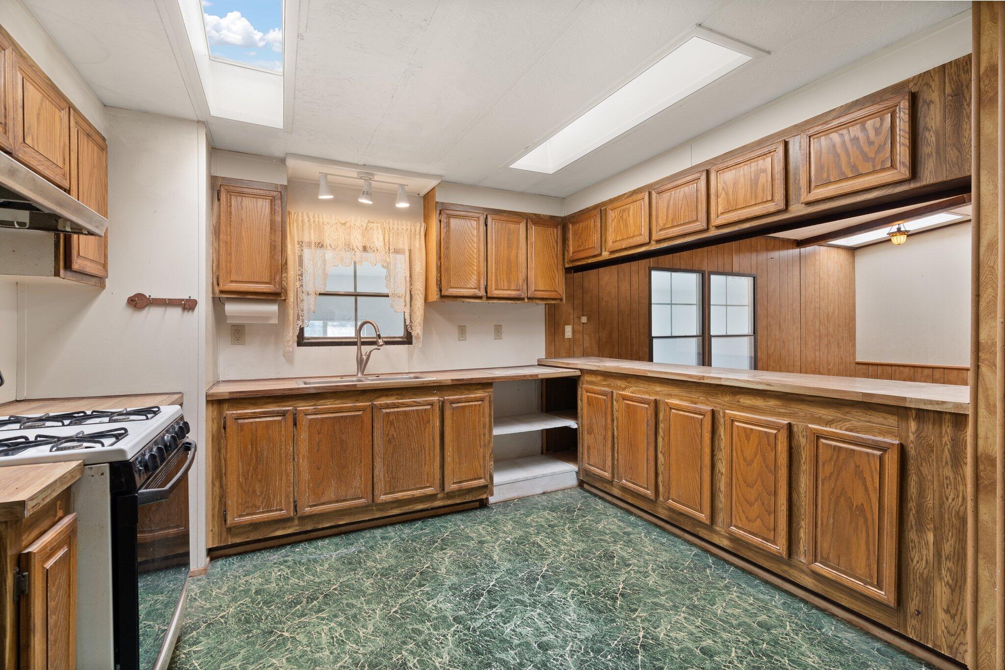 86 E Cummings Avenue