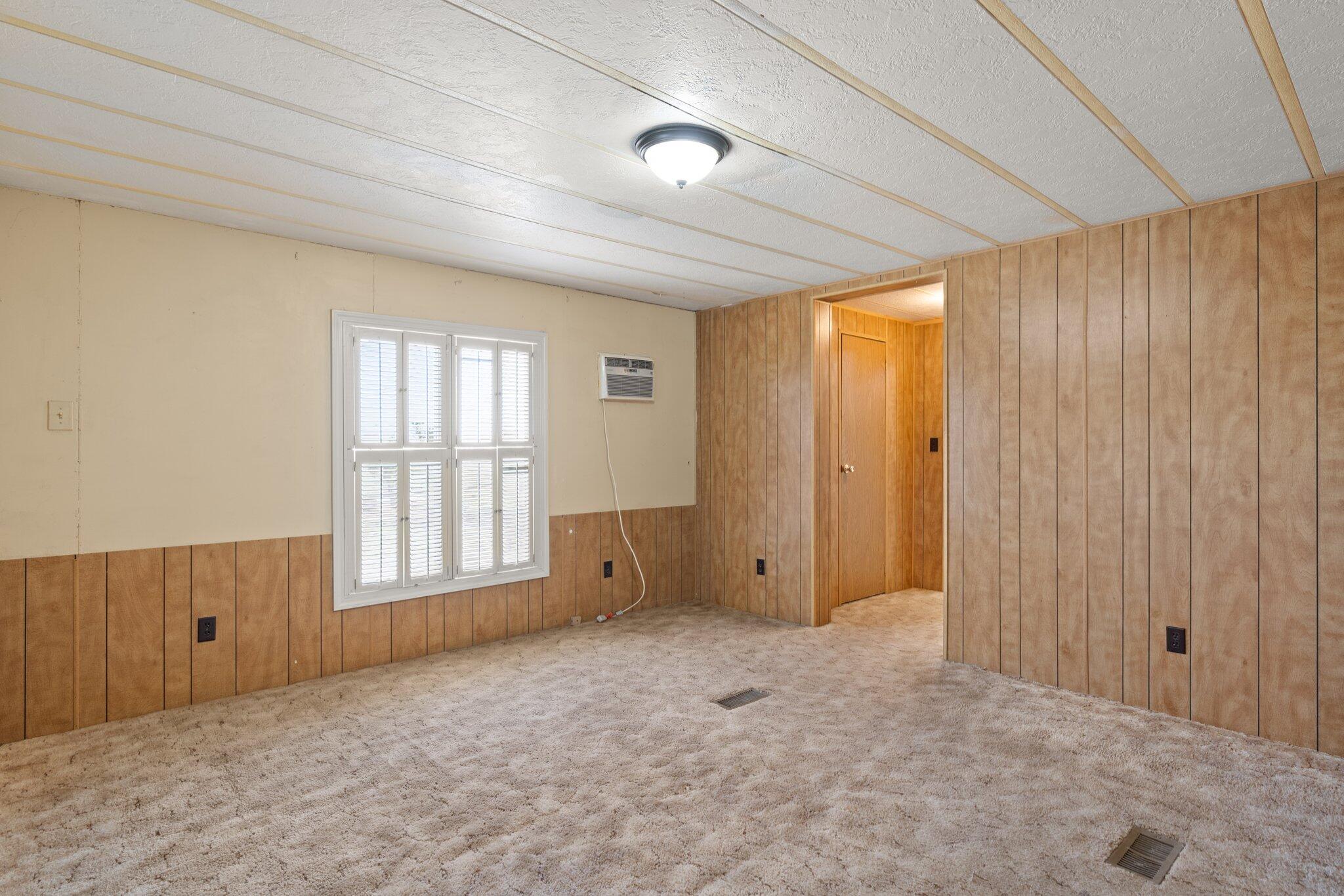 86 E Cummings Avenue