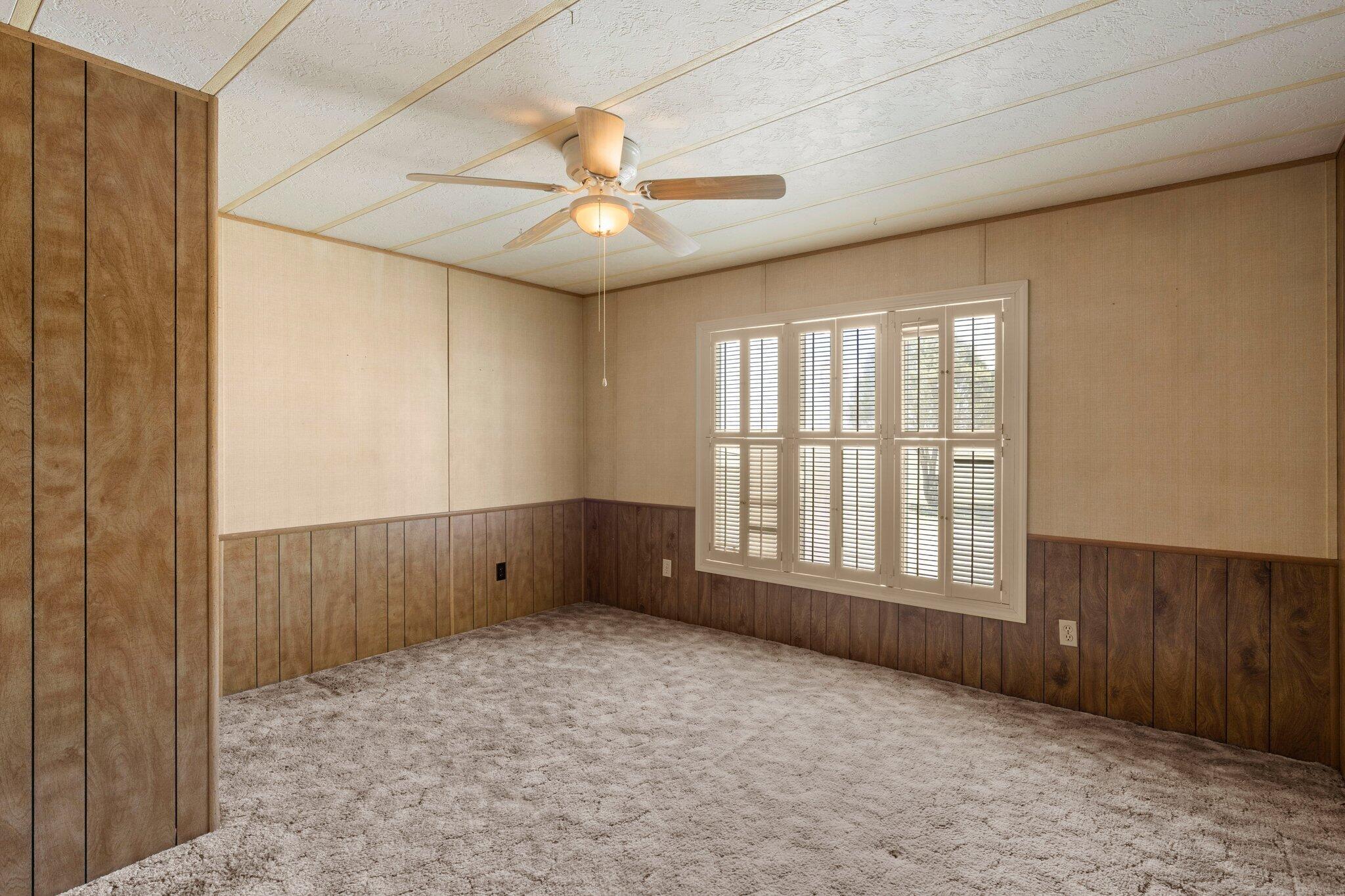 86 E Cummings Avenue