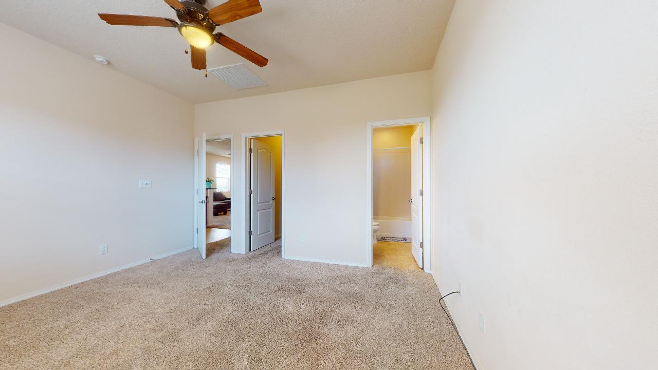 2231 Vista De Colinas Drive SE