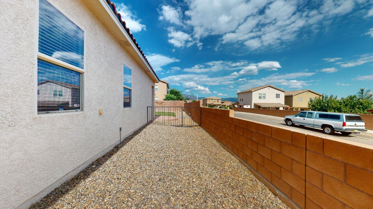 2231 Vista De Colinas Drive SE
