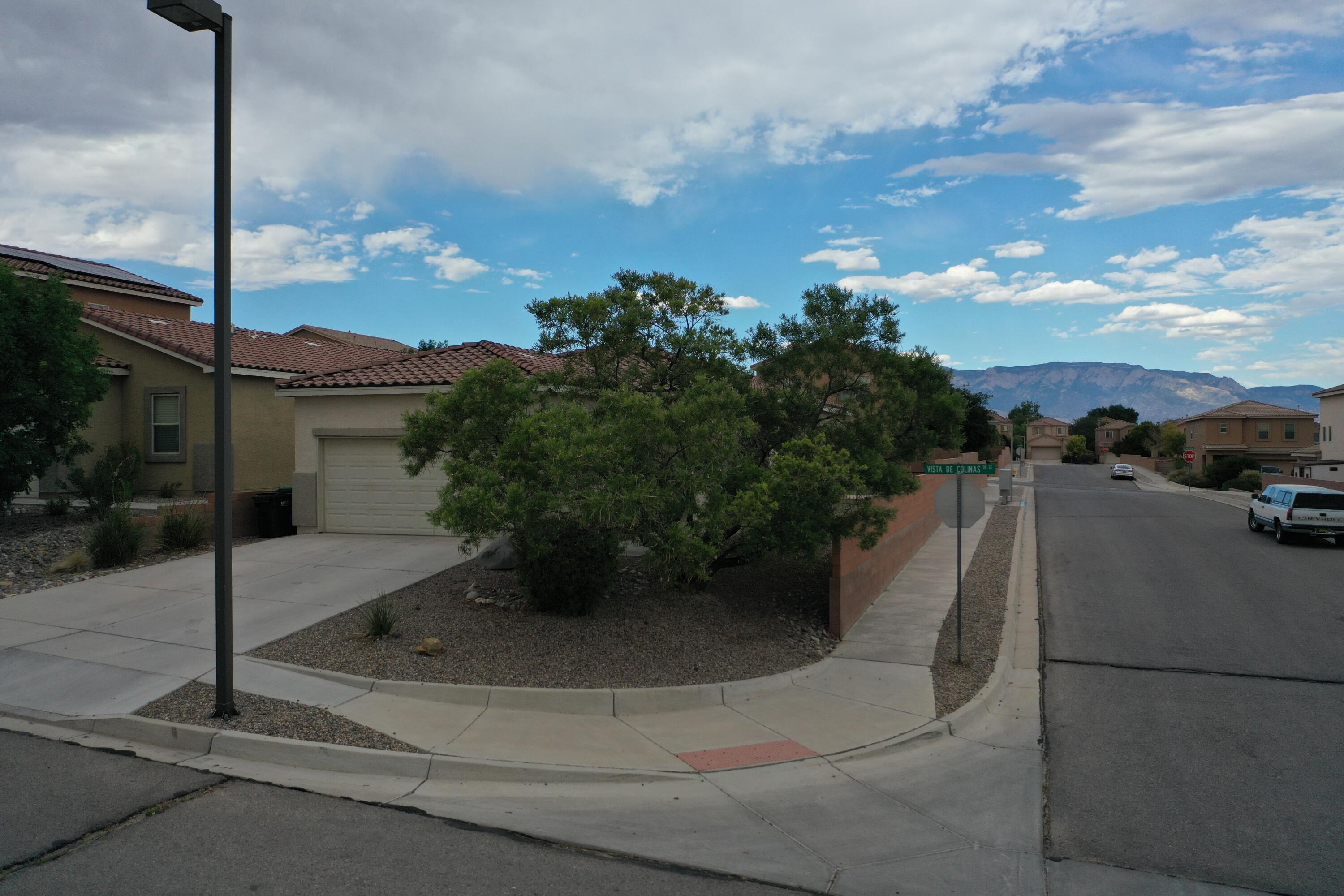 2231 Vista De Colinas Drive SE
