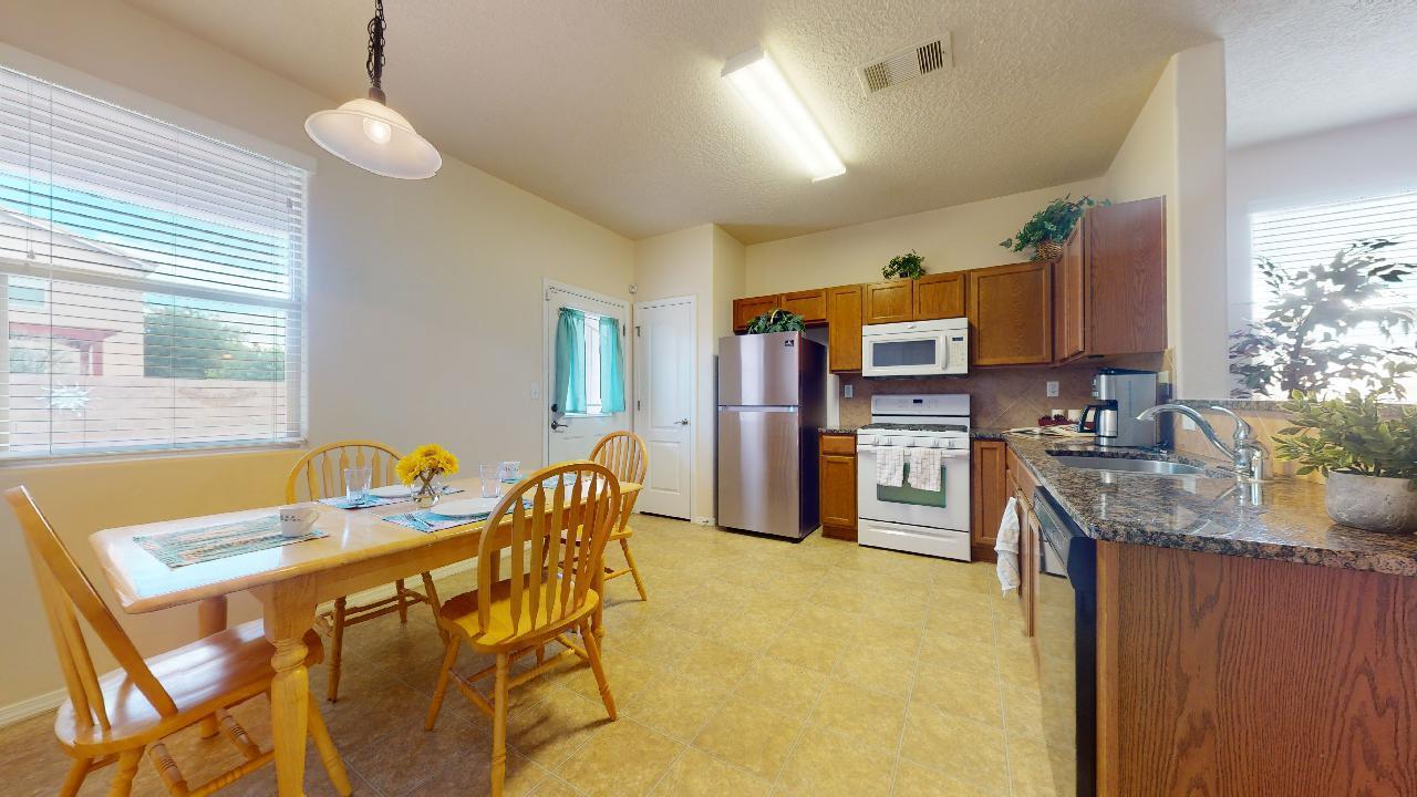 2231 Vista De Colinas Drive SE